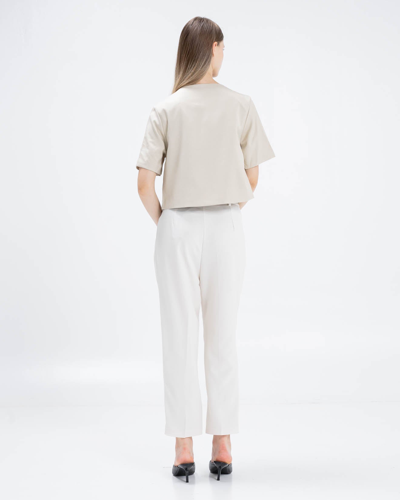 Janice Tailored Crop Ivory Top – Atasan Wanita Lengan Pendek - 189217