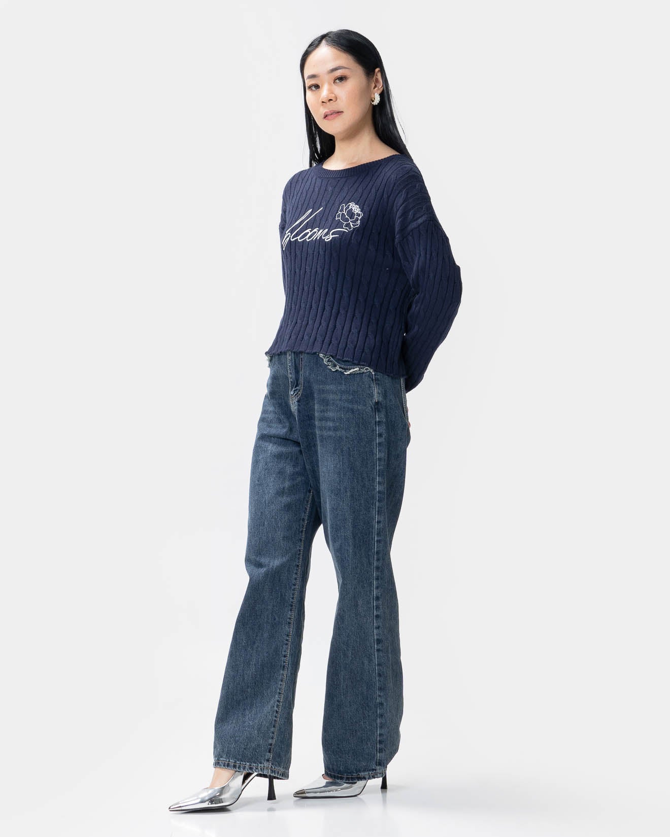 She Blooms - EA Eva Embroidery Cable Navy Sweater - Sweater Wanita Kekinian - 189334