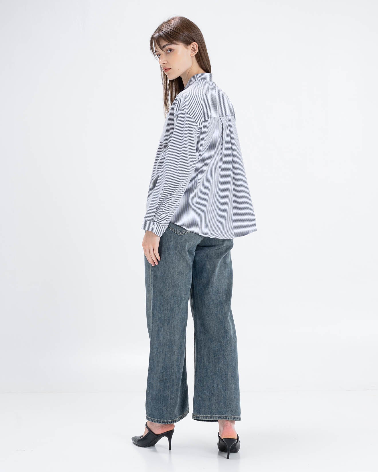 Yerin Striped Oversized Grey Shirt – Kemeja Wanita Lengan Panjang - 189445