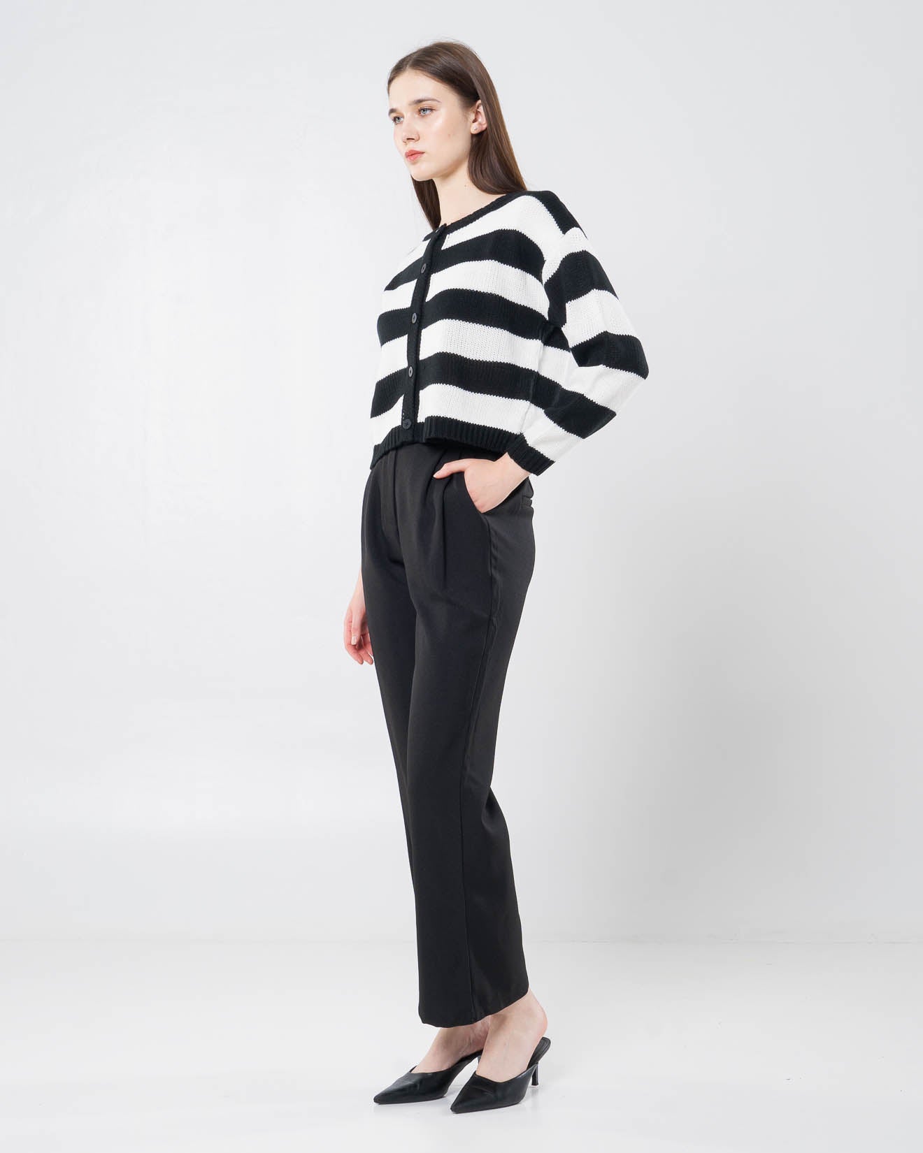 Garvin Woven Knit Black Cardigan – Outer Rajut Wanita - 189453