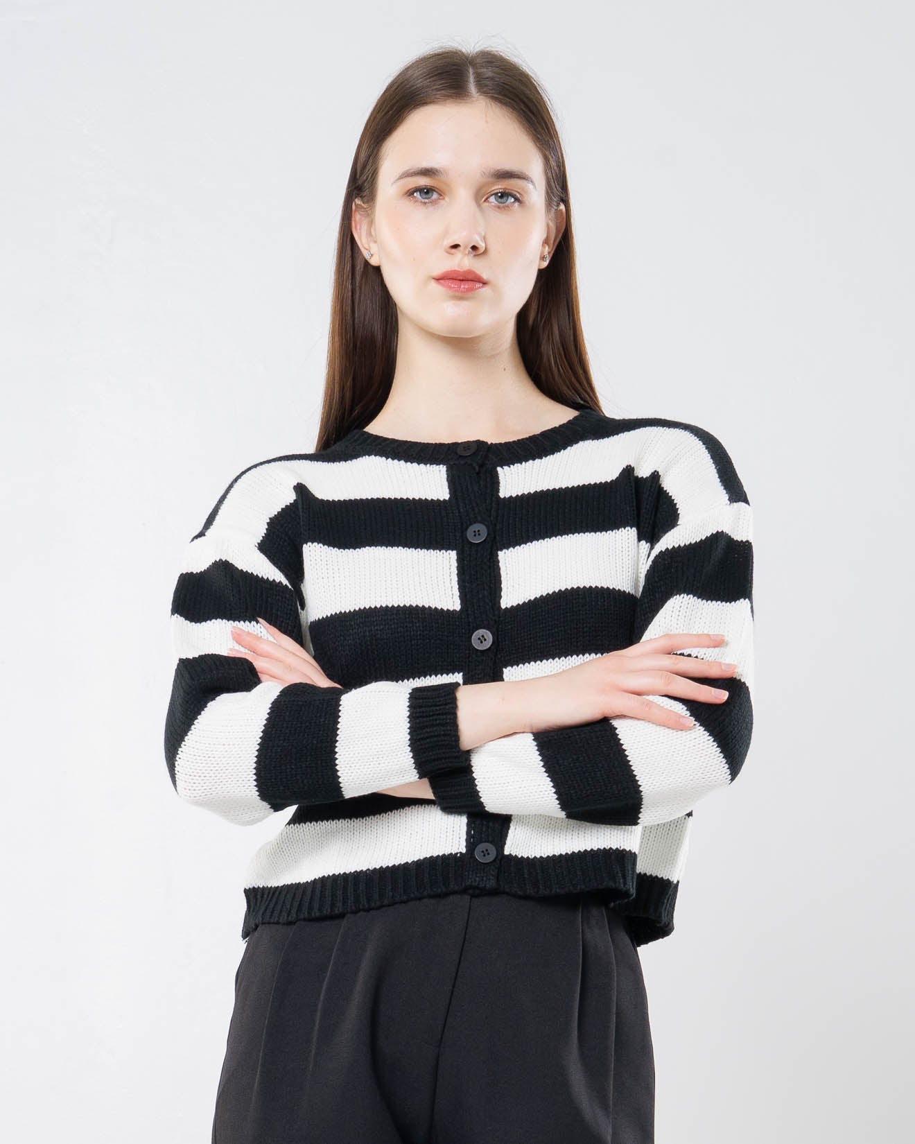 Garvin Woven Knit Black Cardigan – Outer Rajut Wanita - 189453