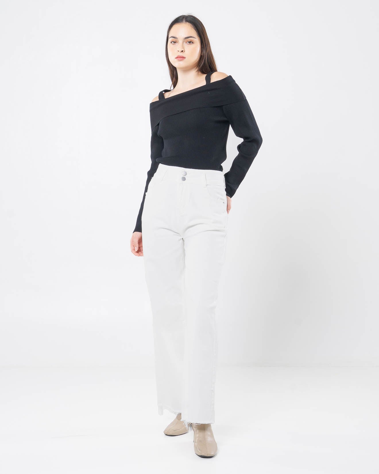 Revere Shoulder Knit Black Top – Atasan Rajut Lengan Panjang - 189461