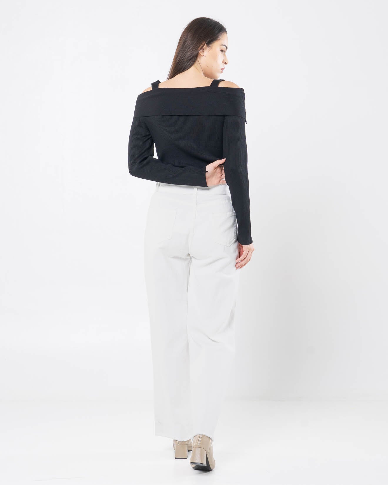 Revere Shoulder Knit Black Top – Atasan Rajut Lengan Panjang - 189461