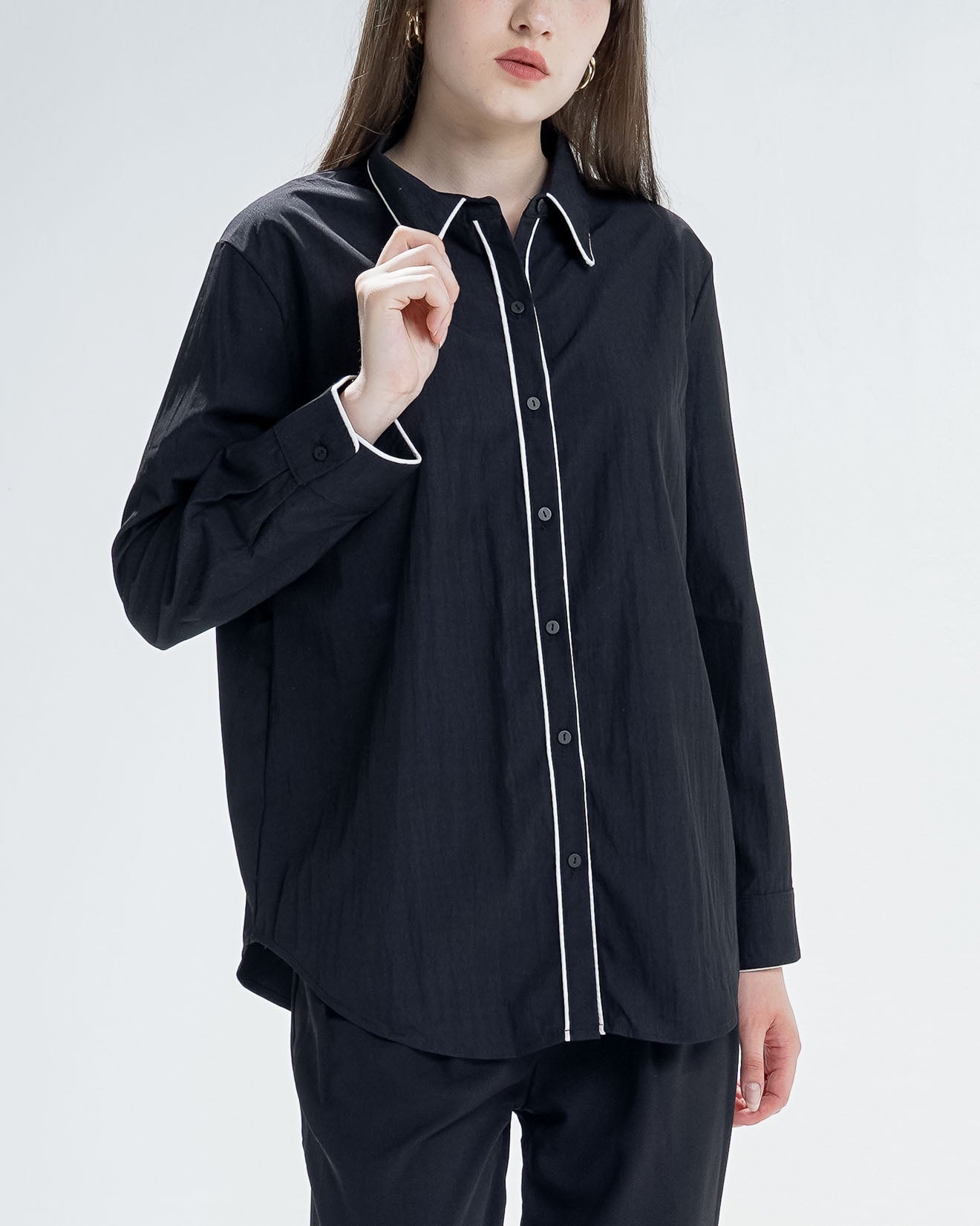 Ghyan Oversized Black Shirt – Atasan Wanita Kekinian Lengan Panjang - 189471