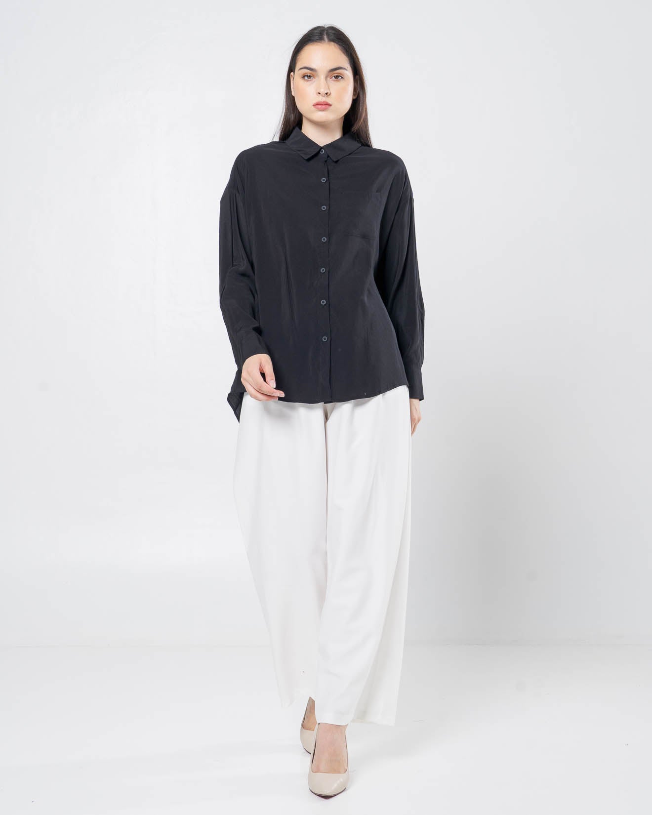 Avery Oversized Adjustable Back Black Shirt – Blouse Wanita Lengan Panjang - 189932