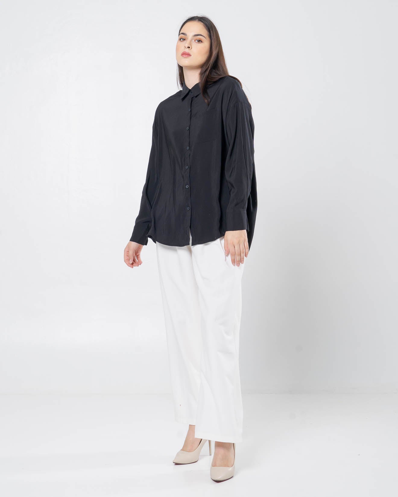 Avery Oversized Adjustable Back Black Shirt – Blouse Wanita Lengan Panjang - 189932