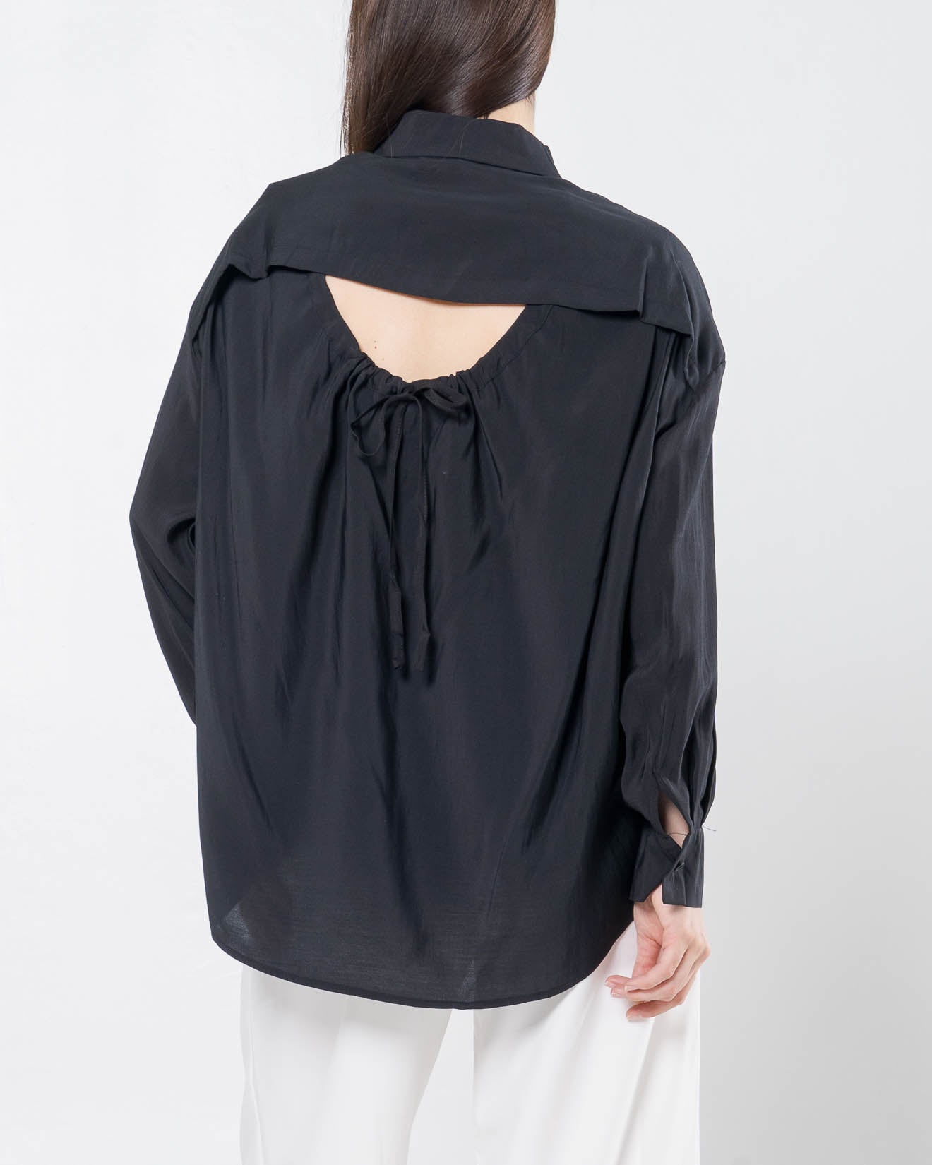 Avery Oversized Adjustable Back Black Shirt – Blouse Wanita Lengan Panjang - 189932