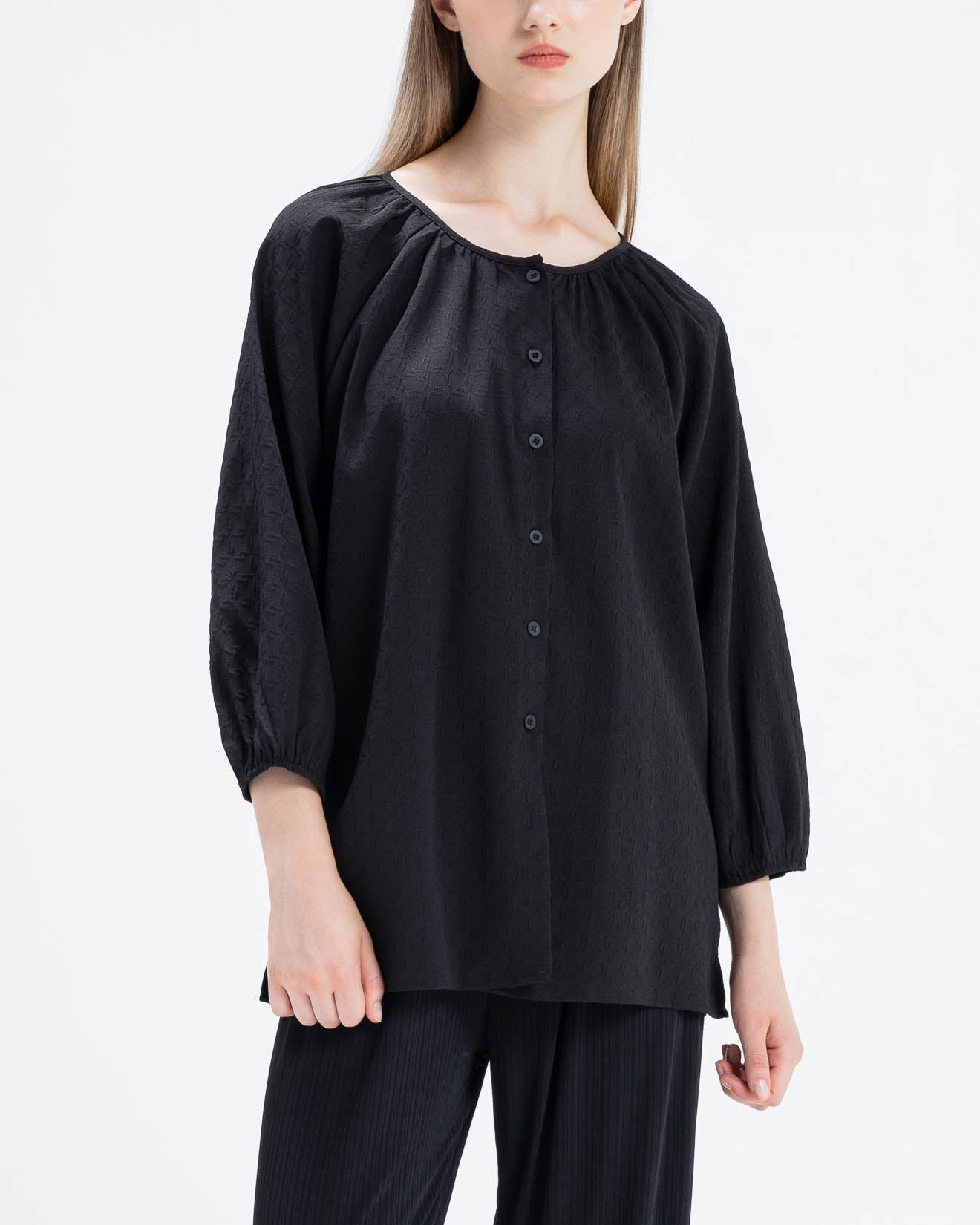 Reina Textured Black Blouse – Atasan Wanita Lengan Panjang - 189942