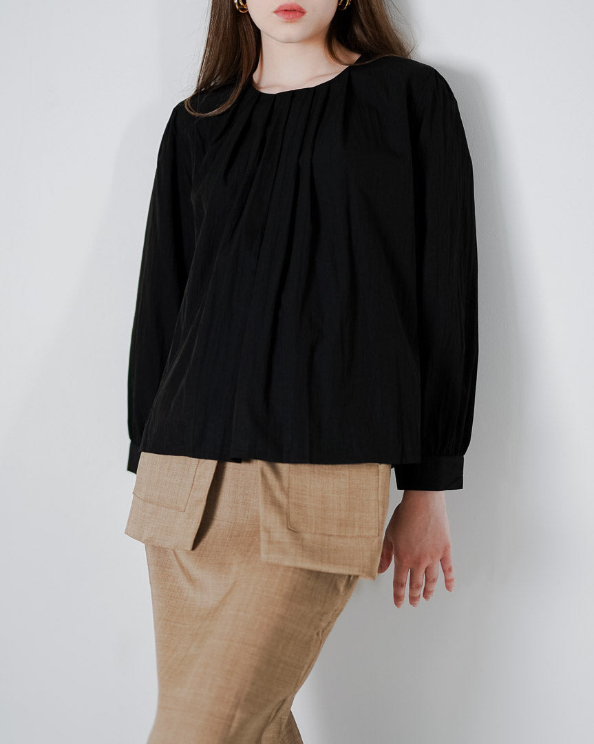 Ovidia Pleated Black Blouse – Atasan Wanita Lengan Panjang – 189976