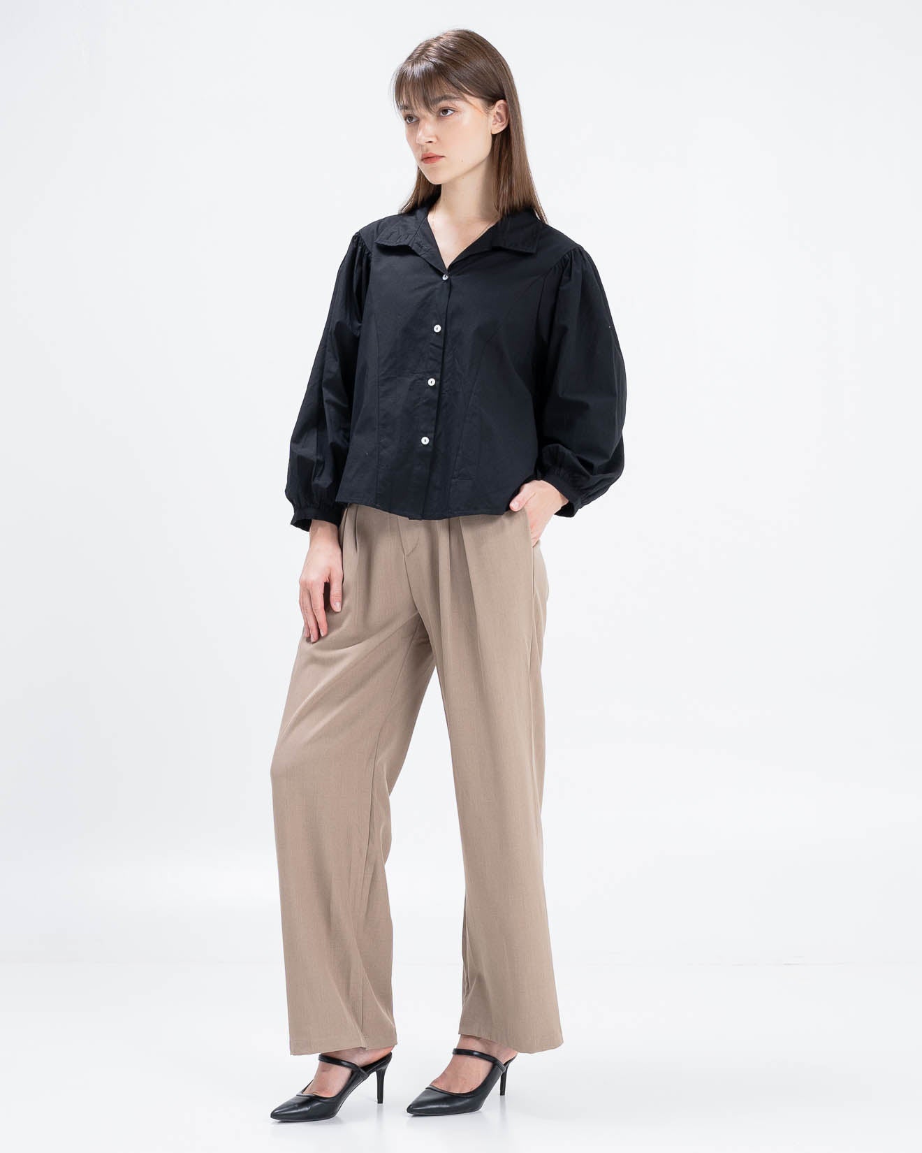 Bernice Button Collar Black Shirt – Kemeja Lengan Panjang Wanita - 189979