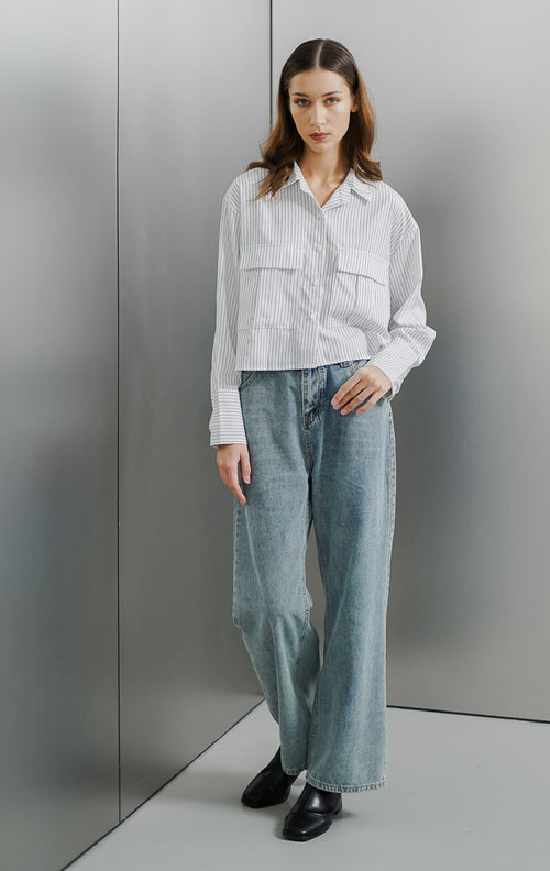 Ilona Striped White Shirt –  Kemeja Crop Wanita Kekinian Lengan Panjang - 189994