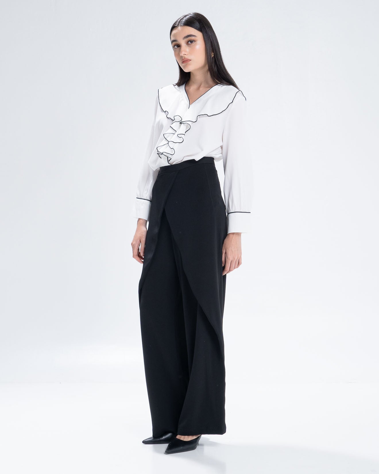 The Stage 18 Blouse White - Atasan Wanita Lengan Panjang - 190919