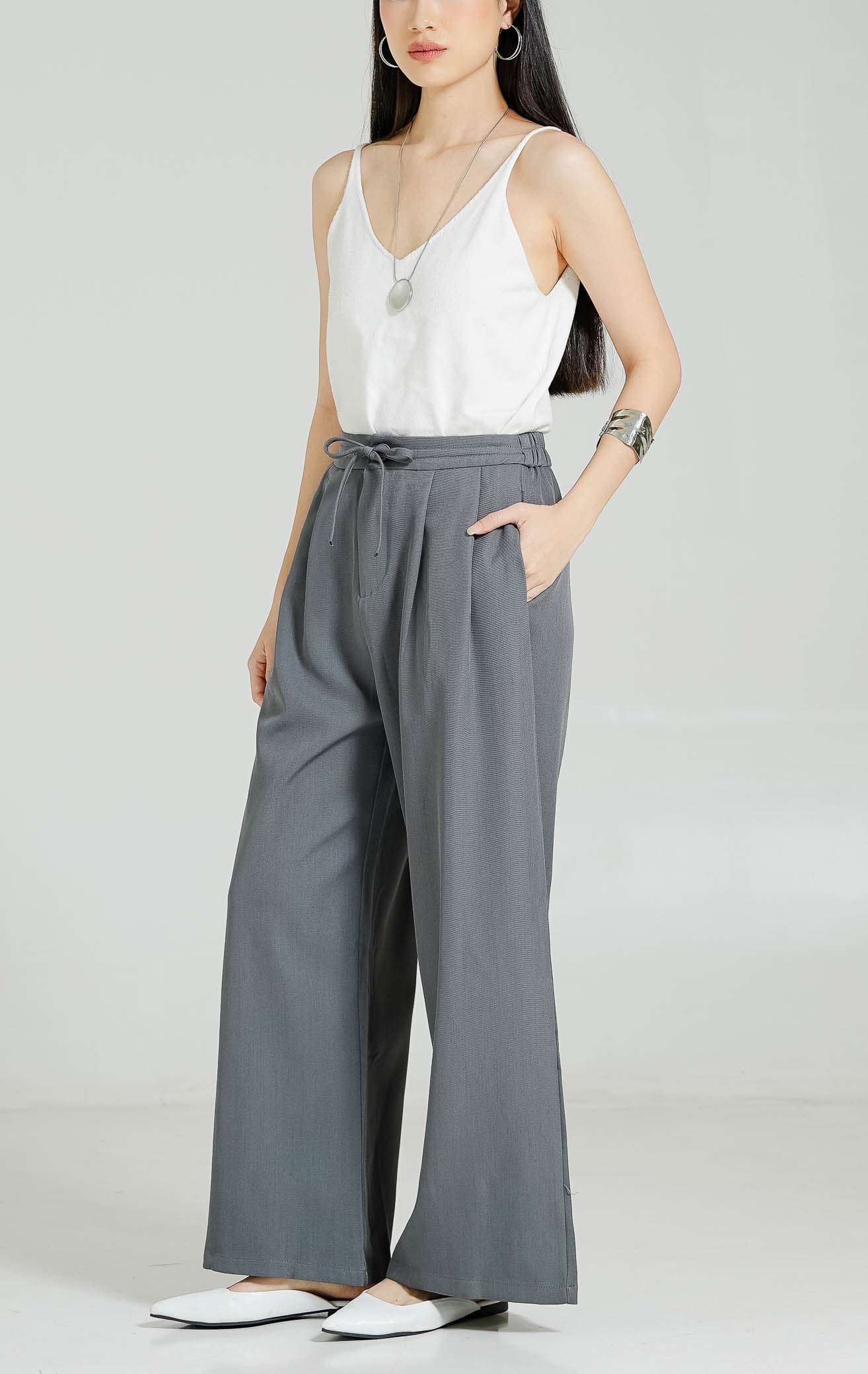 Pevensie Pants Grey