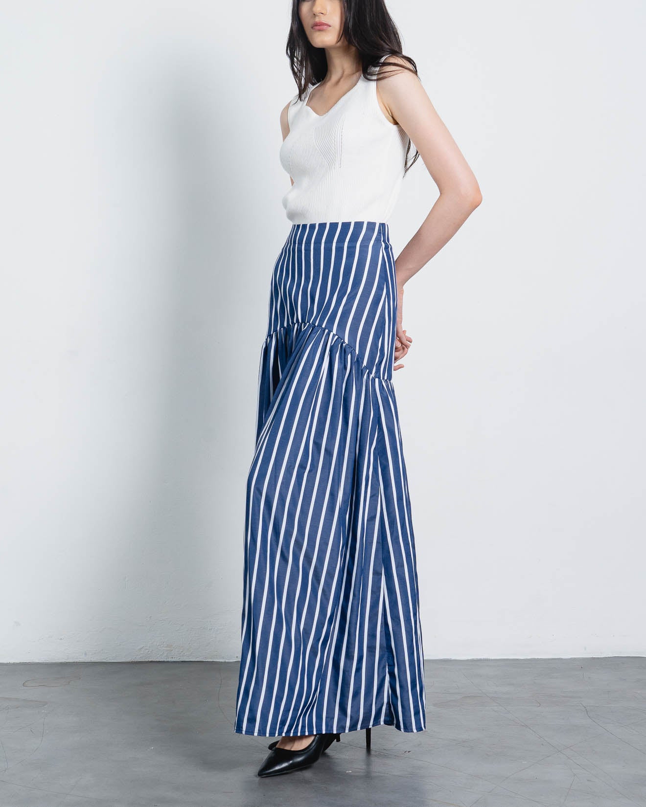 Acha Sinaga – Summer Stripped Mermaid Navy Skirt – 288909