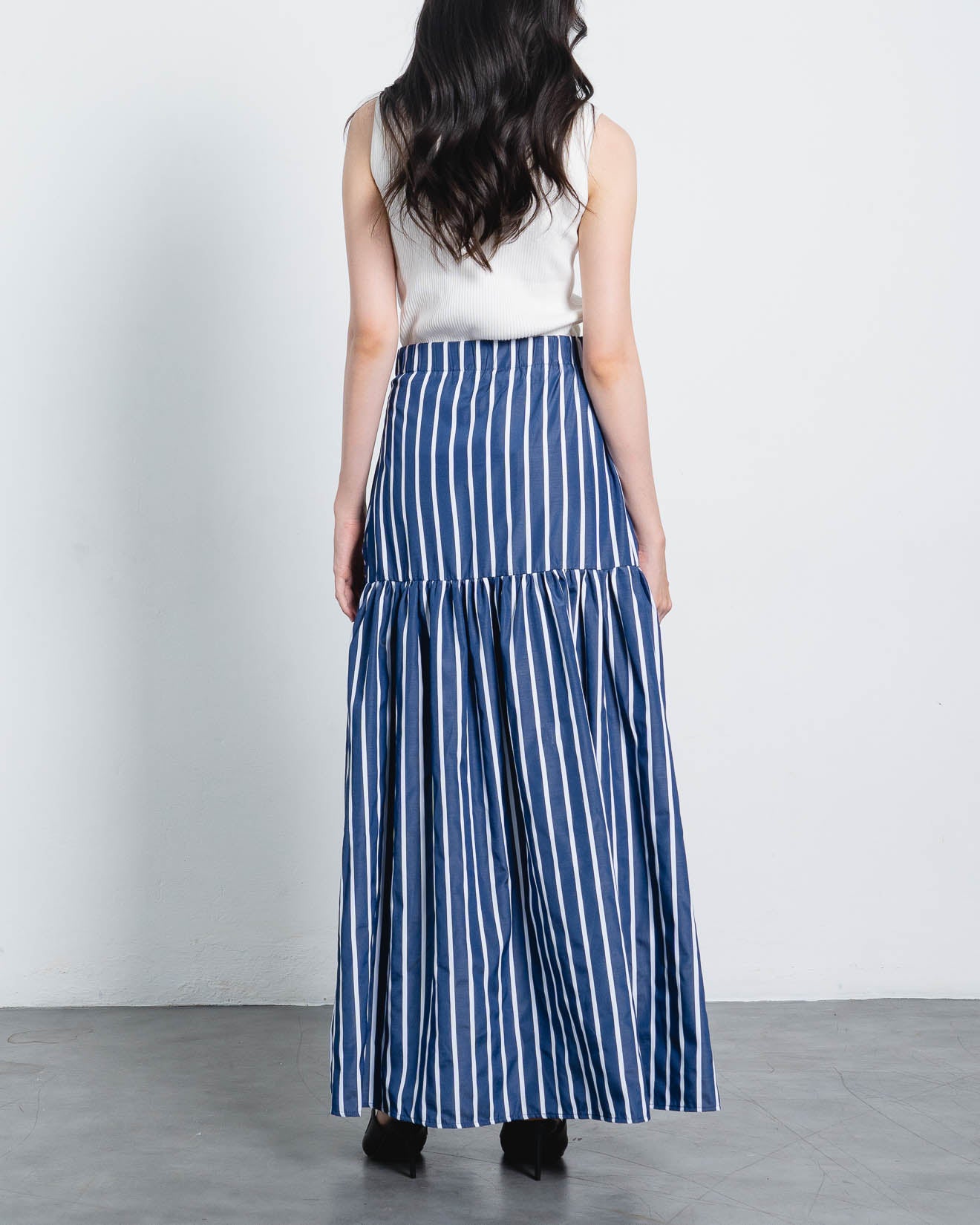 Acha Sinaga – Summer Stripped Mermaid Navy Skirt – 288909