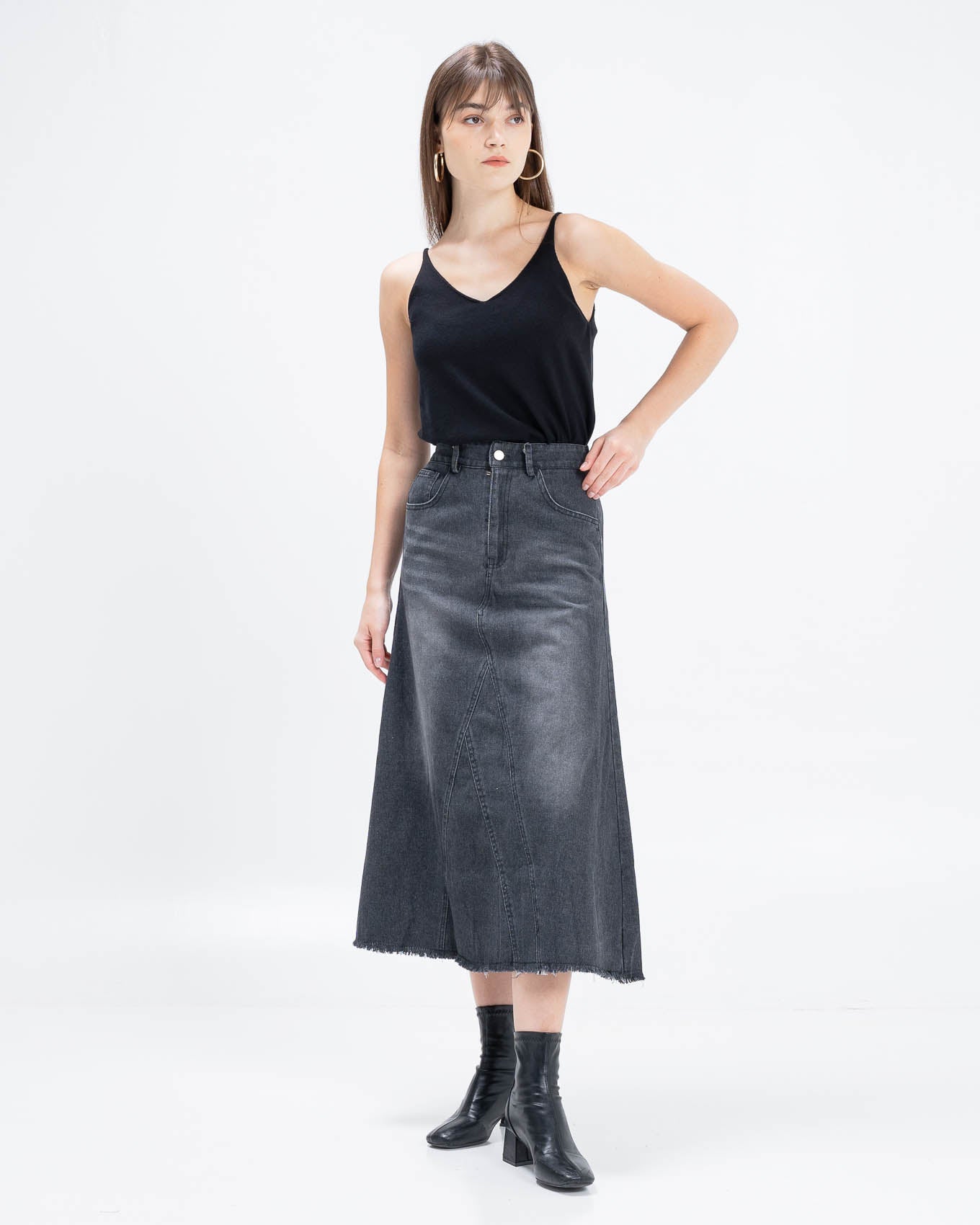 Rylee A-Line Denim Black Denim Skirt – Rok Casual Denim Wanita - 289701