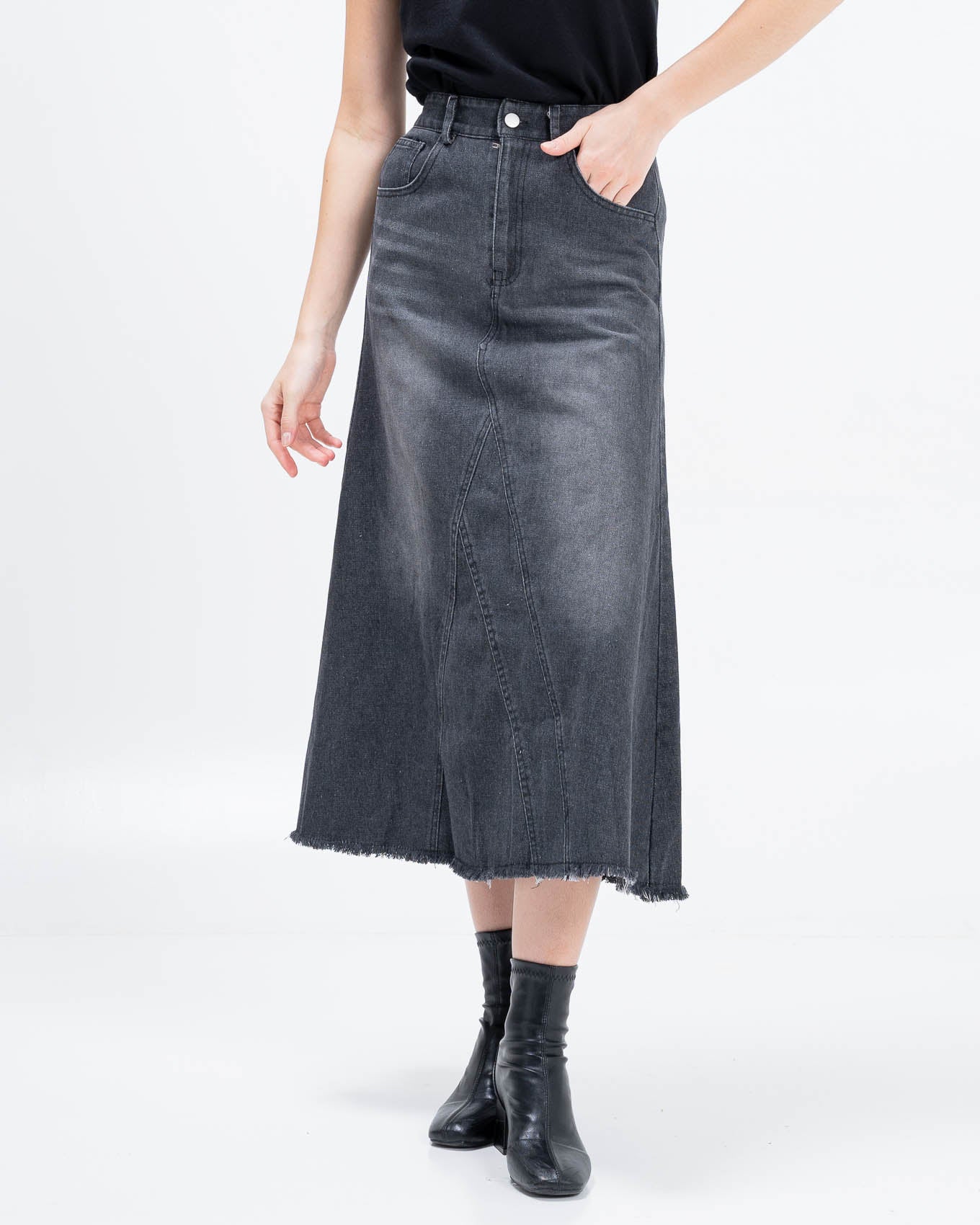 Rylee A-Line Denim Black Denim Skirt – Rok Casual Denim Wanita - 289701