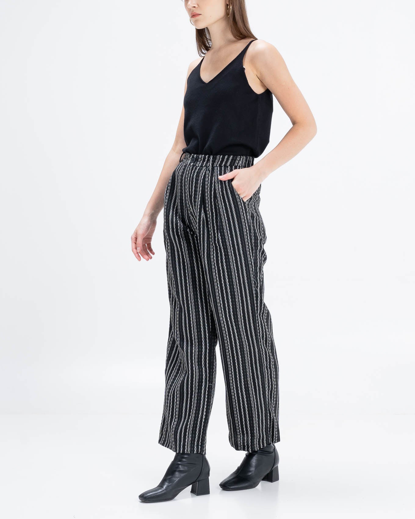 Yurike Stripe Tweed Black Stripped Pants - Celana Panjang Kulot Wanita - 289703