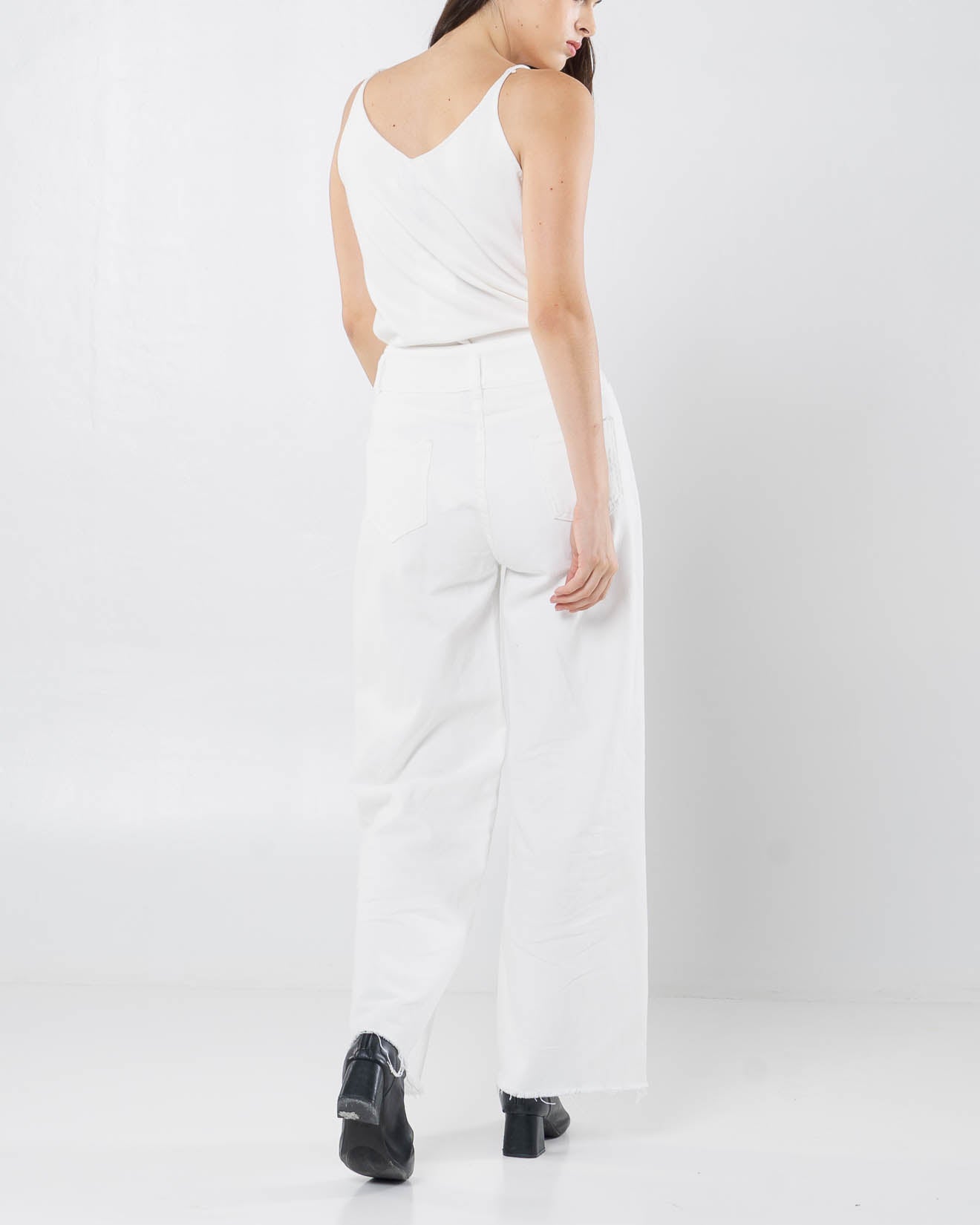 Arvio Straight White Denim Pants – Celana Jeans Kulot Wanita - 289830