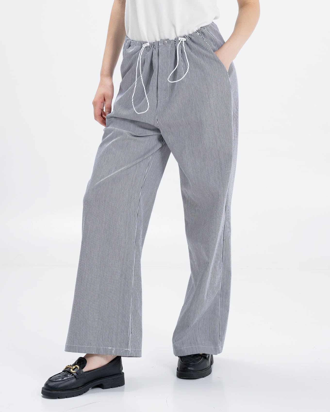 Caspian Stripped Cargo Black Pants – Celana Panjang Casual Wanita - 289934