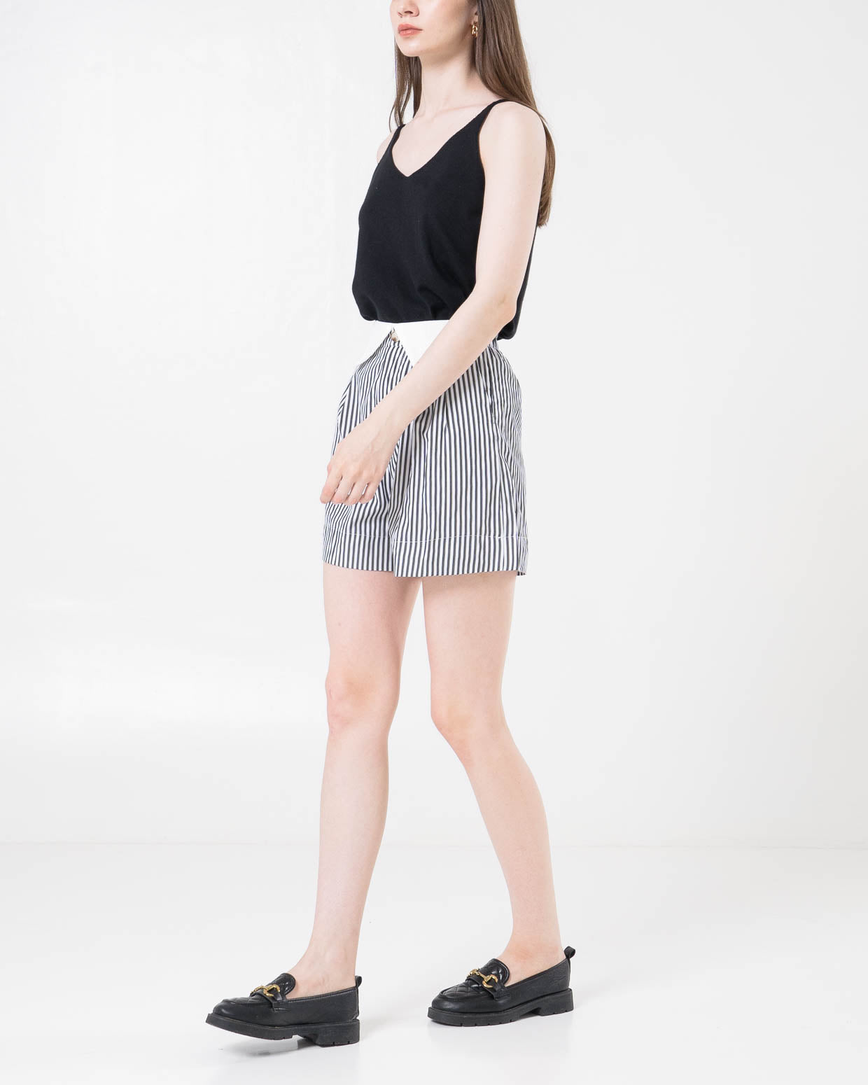 Alma Stripe Short Black Pants - Celana Pendek Wanita Kekinian - 289937