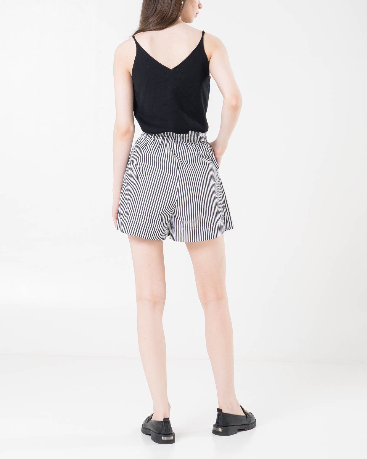 Alma Stripe Short Black Pants - Celana Pendek Wanita Kekinian - 289937