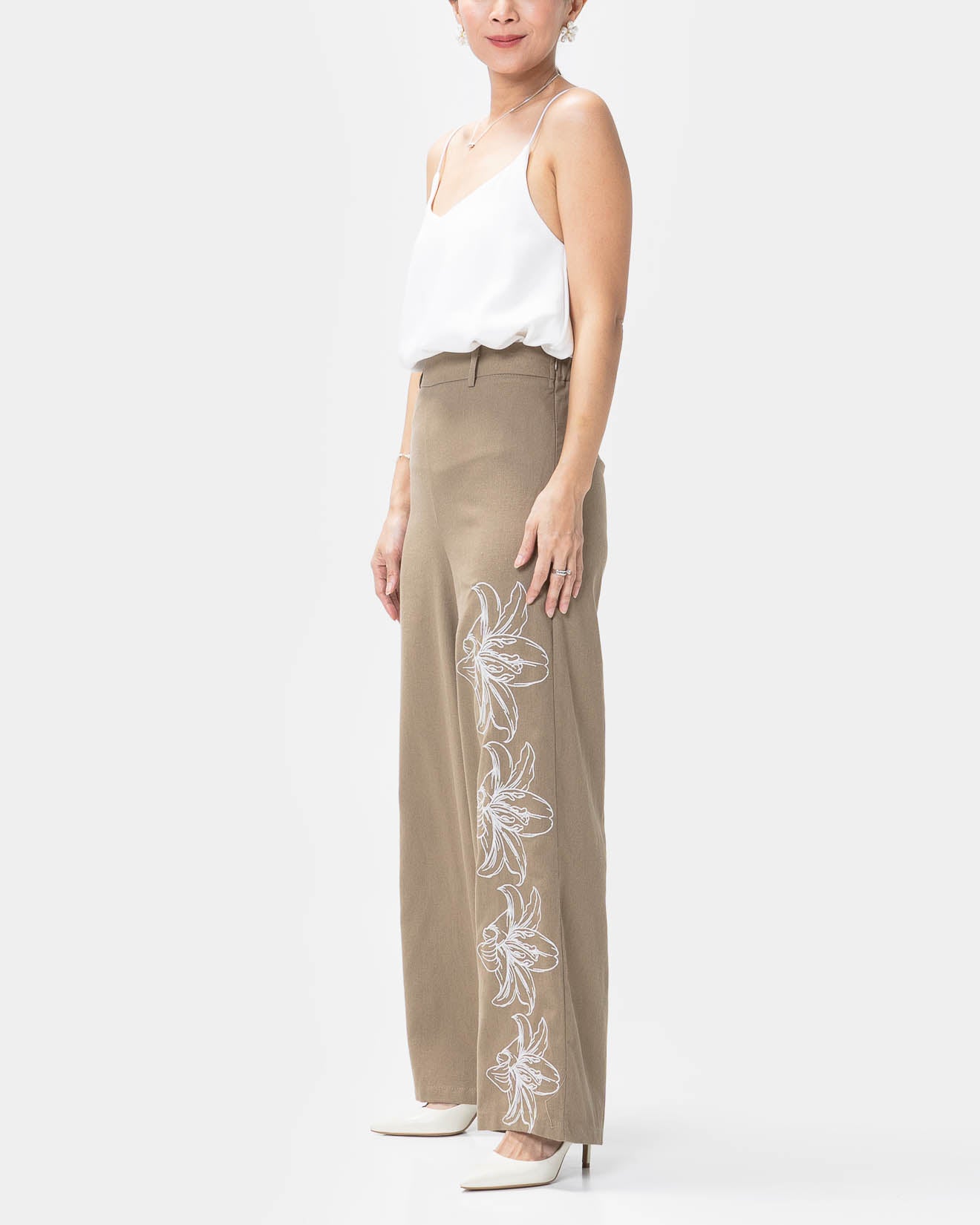 She Blooms - EA Montana Embroidery Lily Brown Pants – Celana Panjang Wanita - 289947