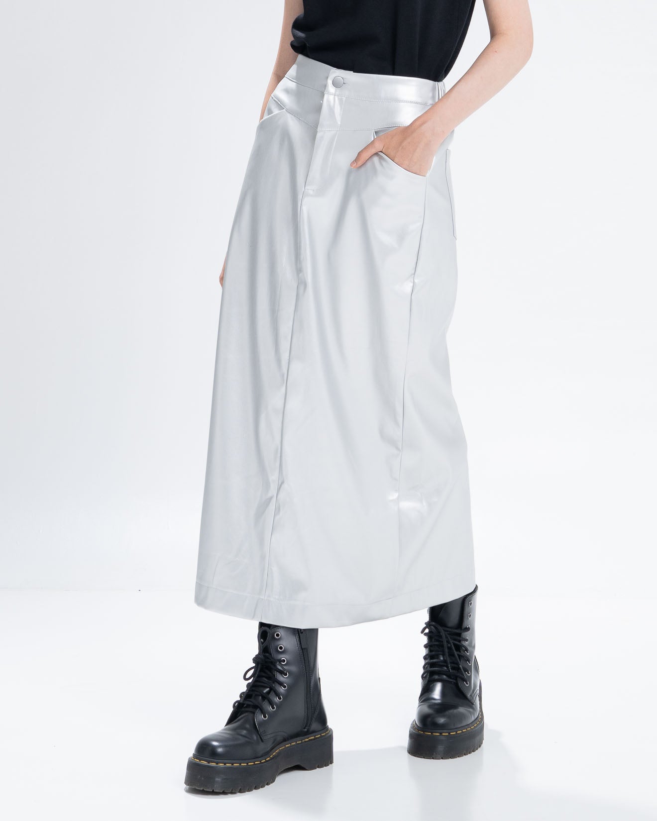 The Stage 26 Silver Skirt - Rok Midi Wanita Slit Leather Kekinian - 290900