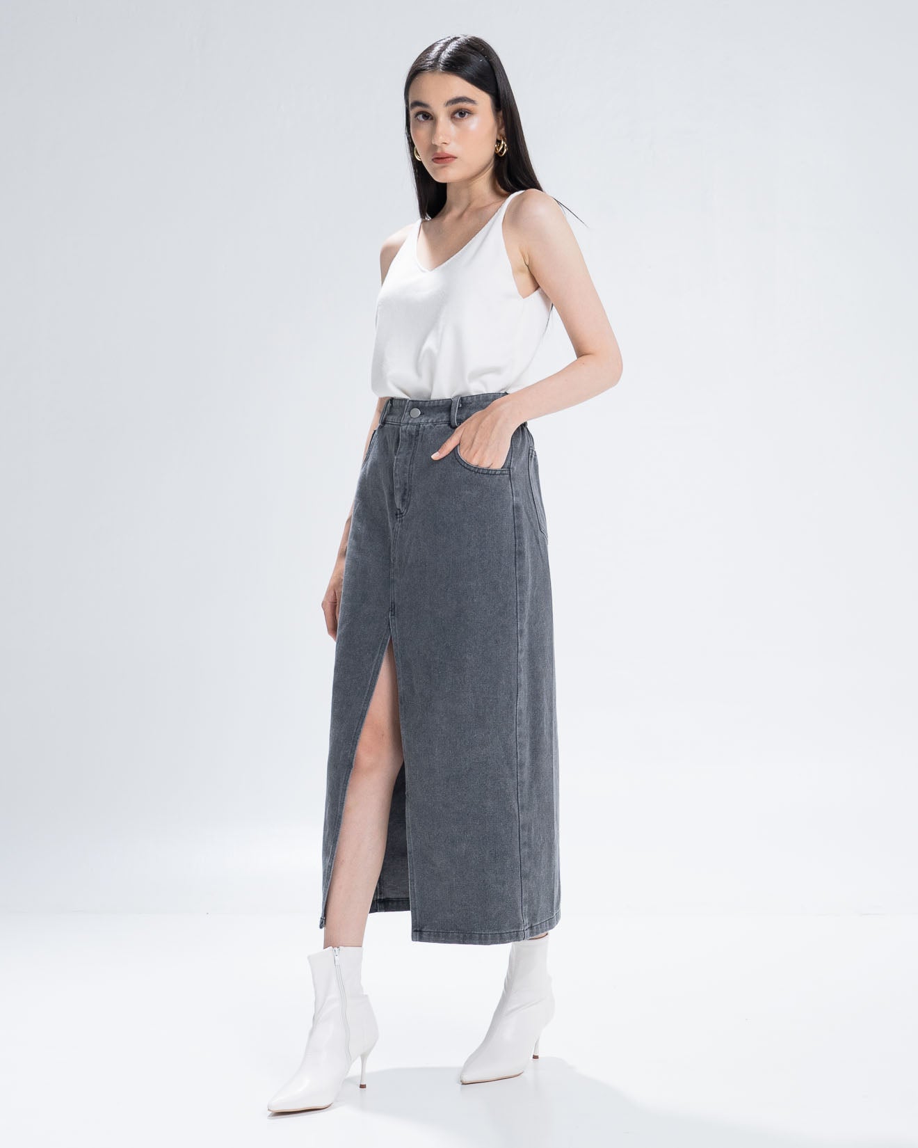 The Stage 28 Black Skirt - Rok Panjang Wanita Jeans Denim Slit Kekinian - 290903