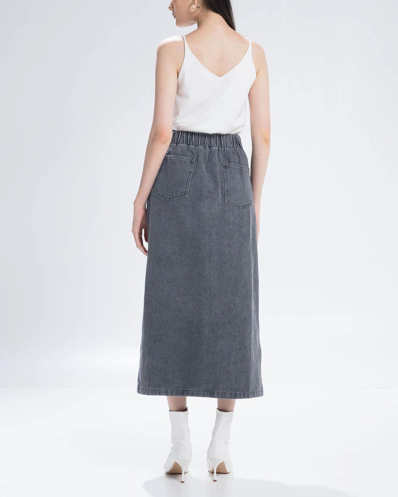 The Stage 28 Skirt Black