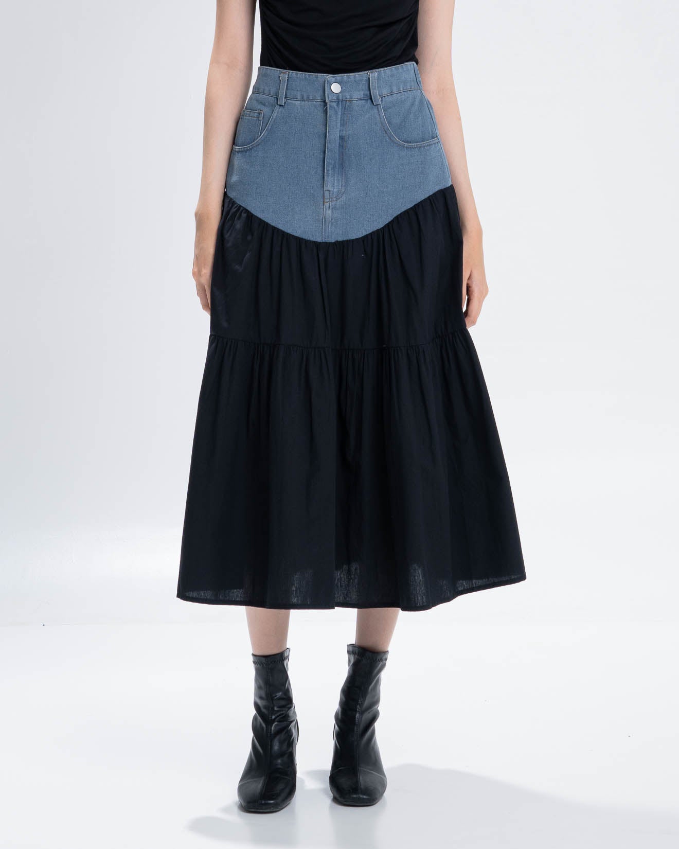 The Stage 33 Skirt Black