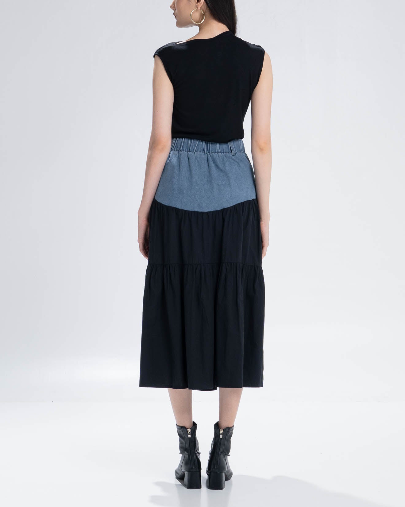 The Stage 33 Skirt Black