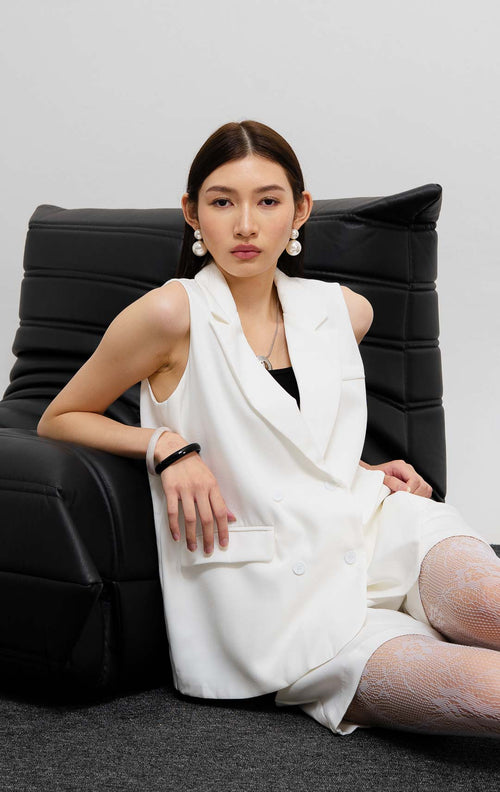 Alison Vest White