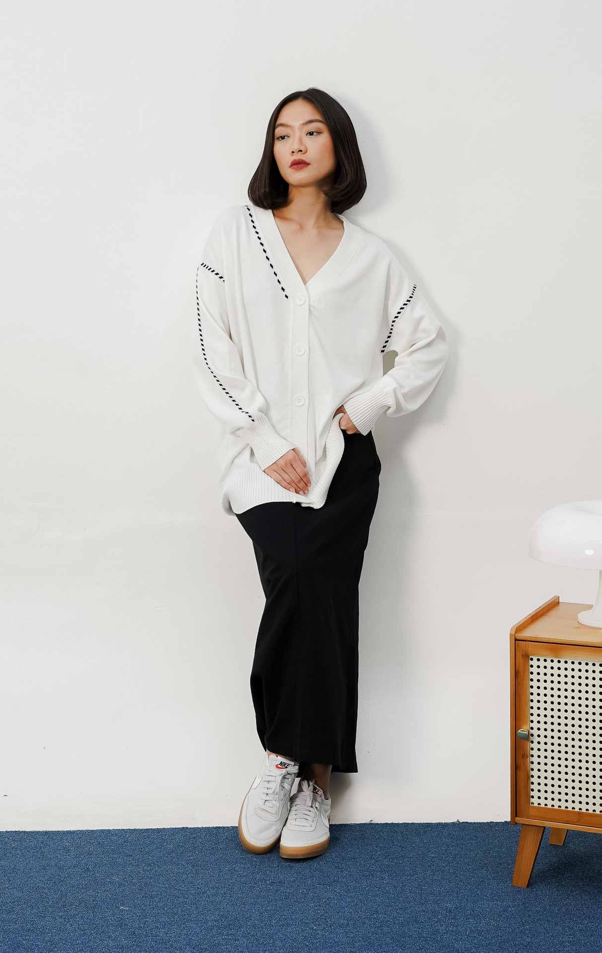 Naomi Cardigan White