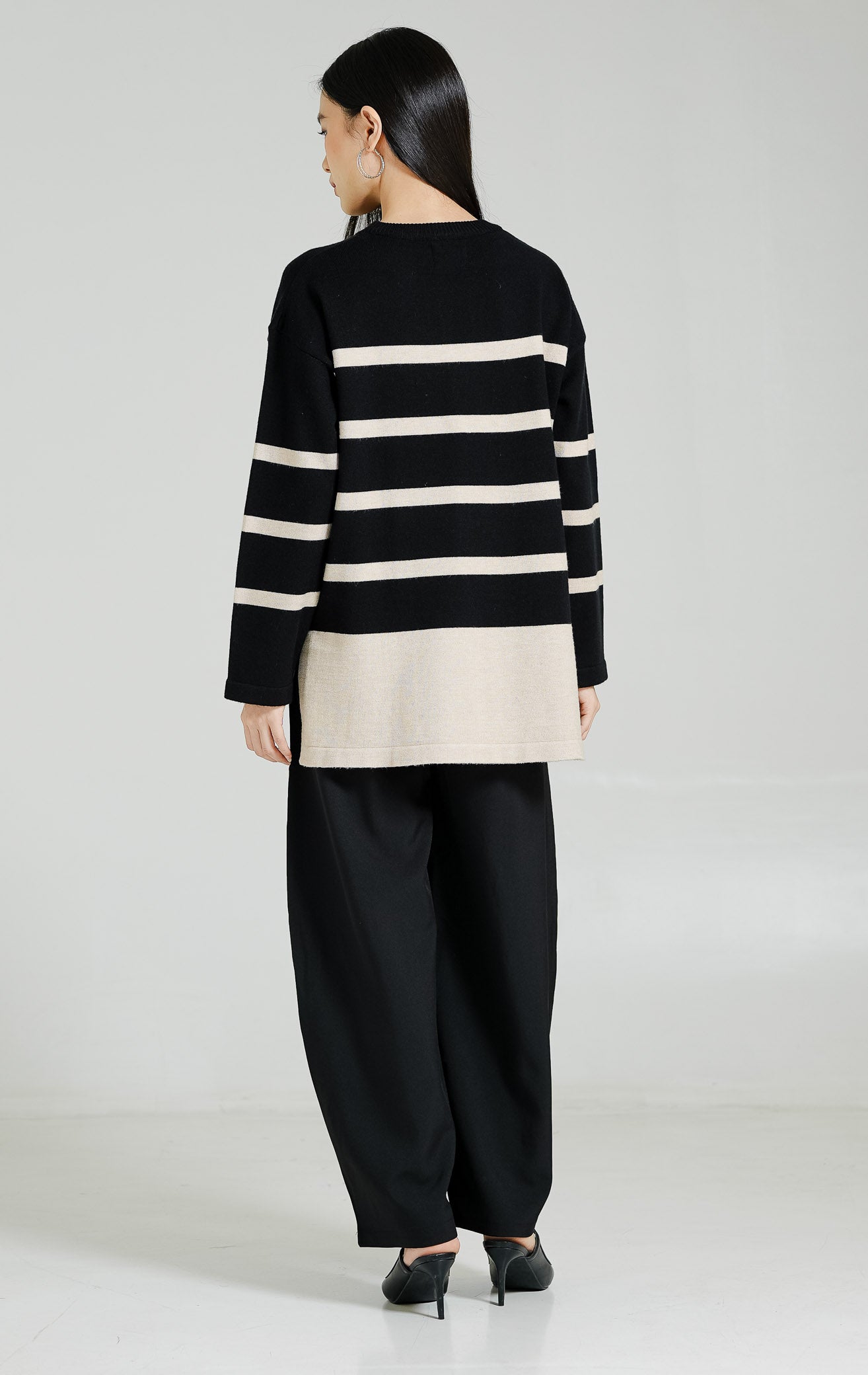 Elwood Sweater Black