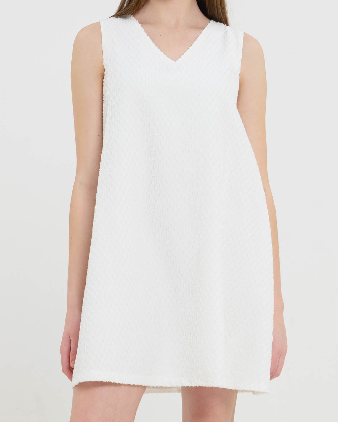 Pamela Textured Sleeveless White Dress – Gaun Casual Wanita - 788223