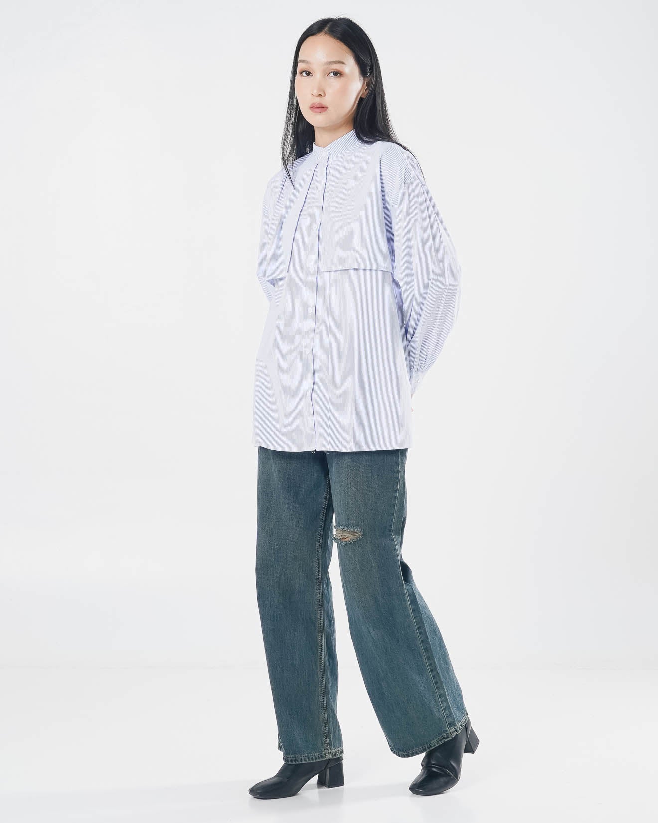 Gleen Oversized Striped White Shirt – Kemeja Lengan Panjang Wanita ( Hijab Friendly )