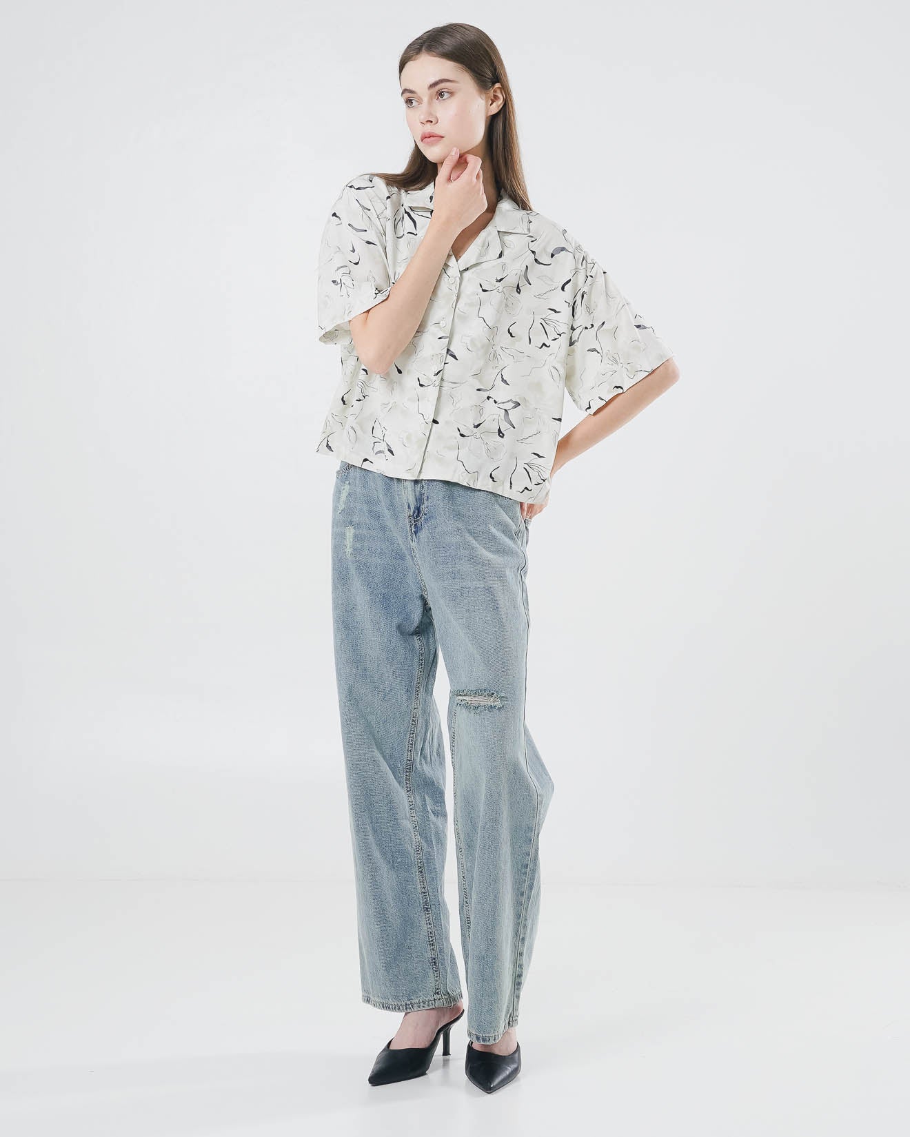 Arcela Printed Ivory Top – Baju Atasan Crop Casual Wanita