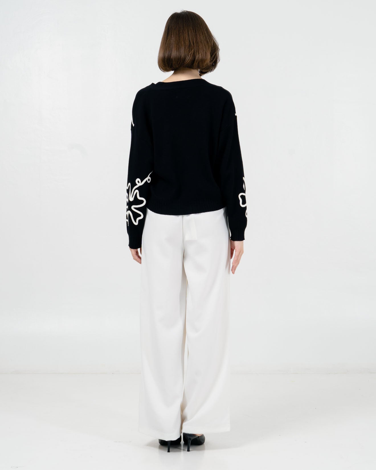 Calendula Embroidery Black Cardigan - Outer Rajut Wanita