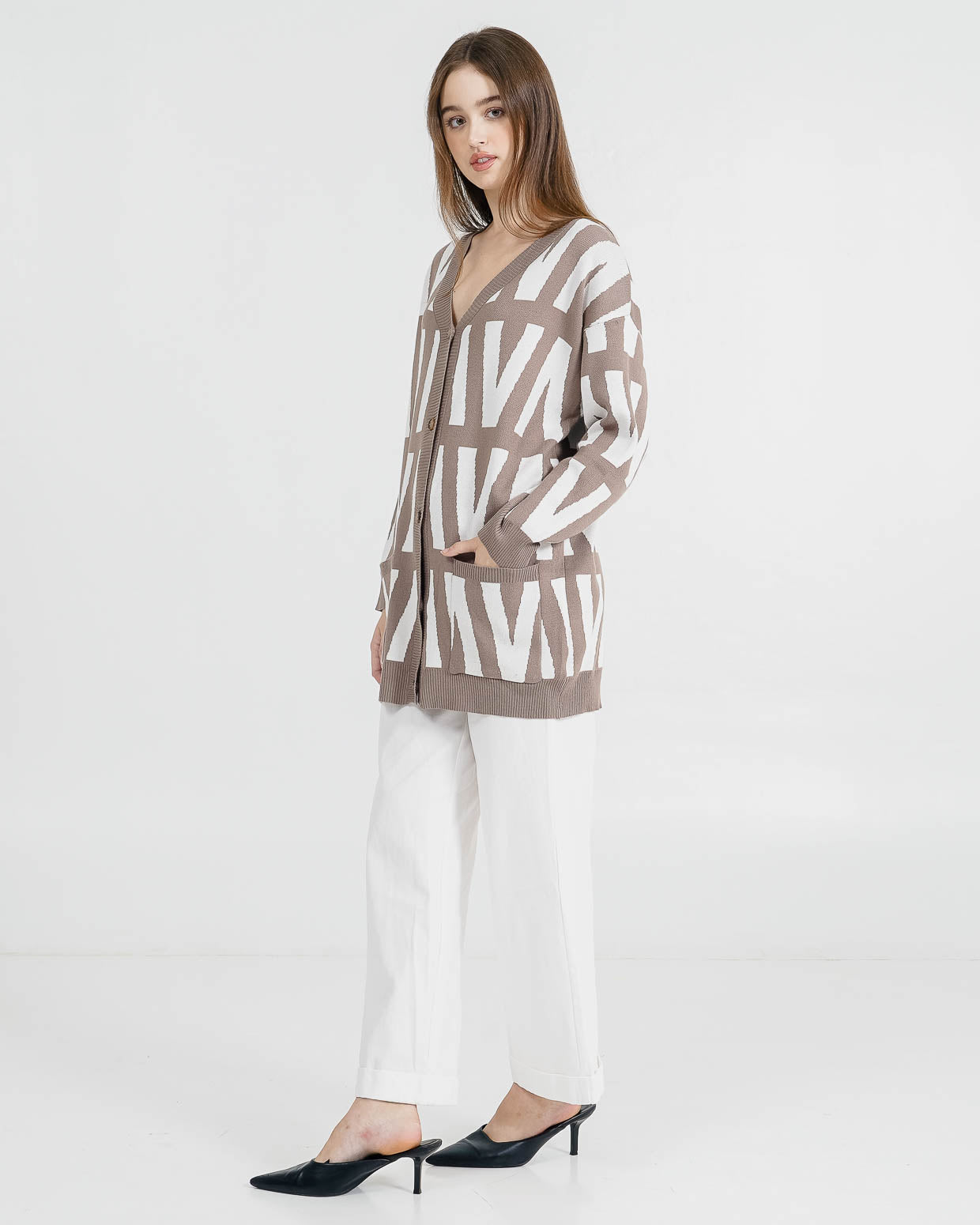 Lowis Pattern Oversized Brown Cardigan – Long Outer Casual Wanita