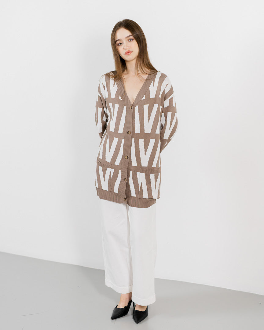 Lowis Pattern Oversized Brown Cardigan – Long Outer Casual Wanita