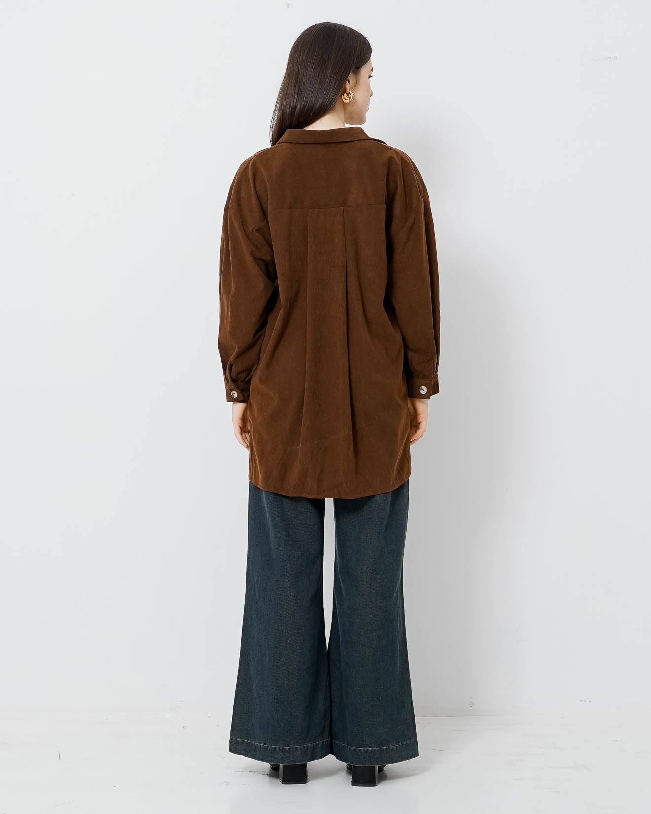 Itzy Outer Brown