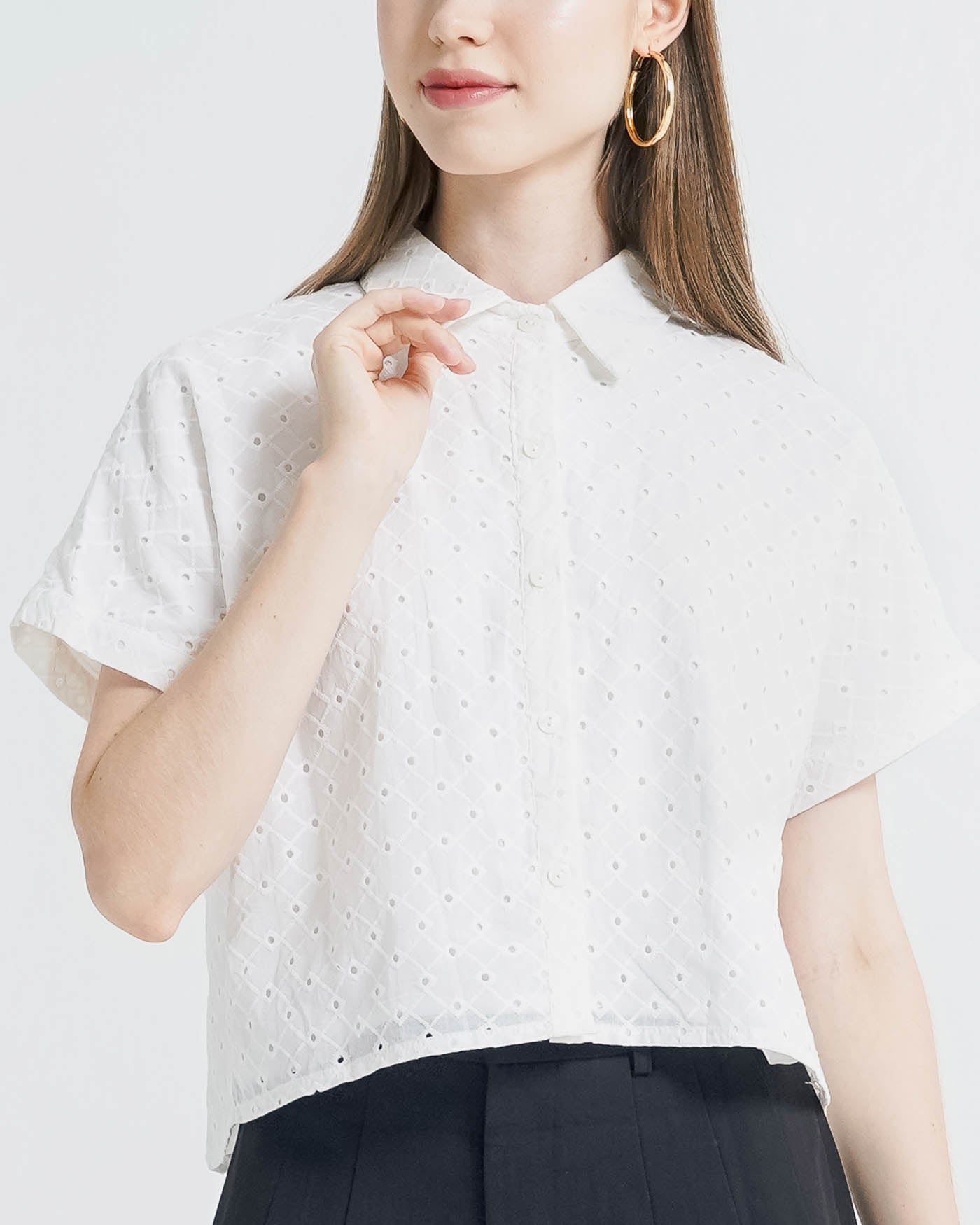 Livy Crochet Crop White Top – Atasan Blouse Wanita Crochet