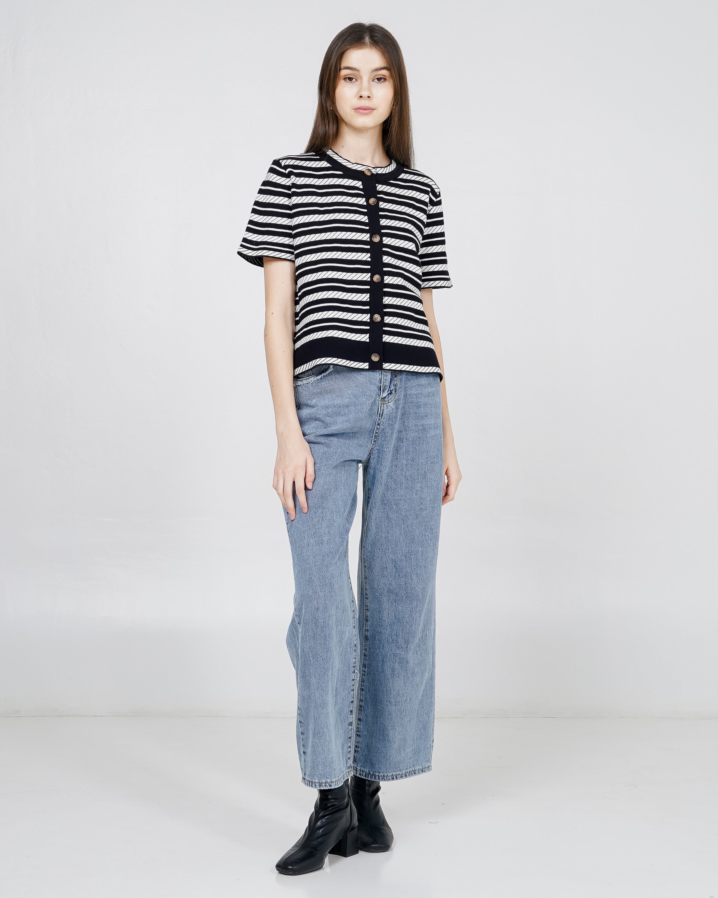 Lowely Top Black Striped