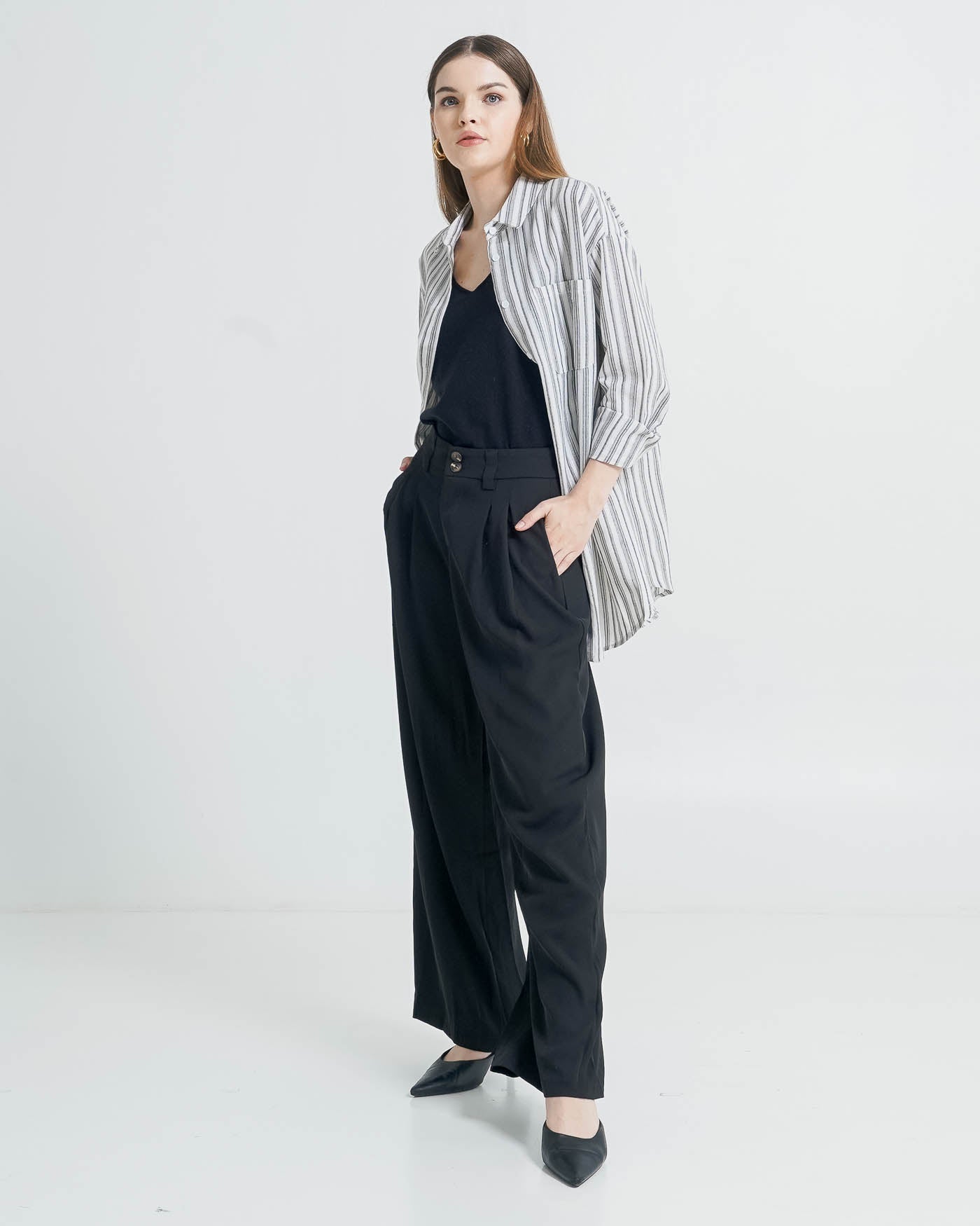 Marlie Striped Linen Black Shirt – Baju Atasan Kemeja Wanita Striped Lengan Panjang