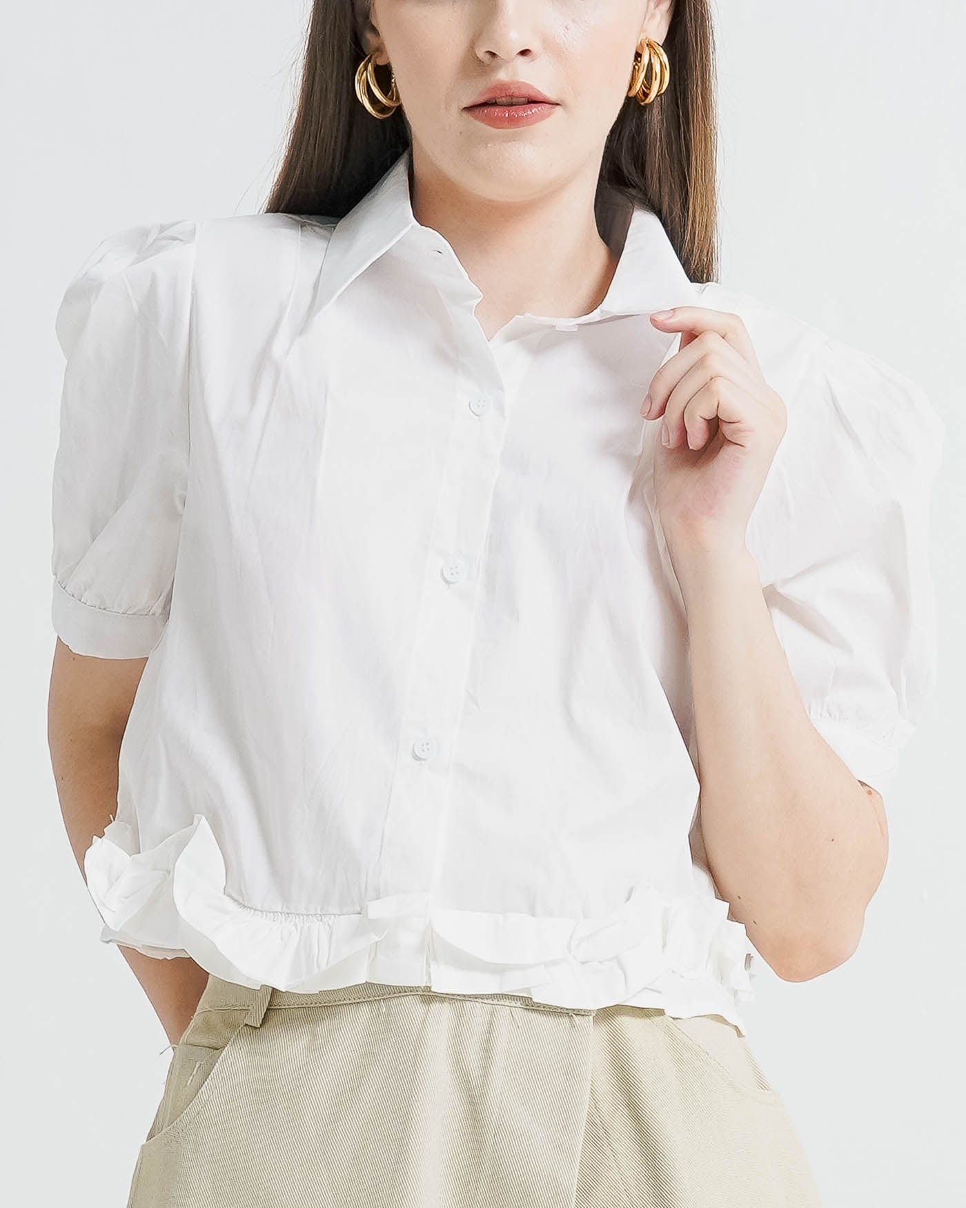 Sherla Crop Ruffle White Shirt - Kemeja Wanita Kekinian Lengan Pendek