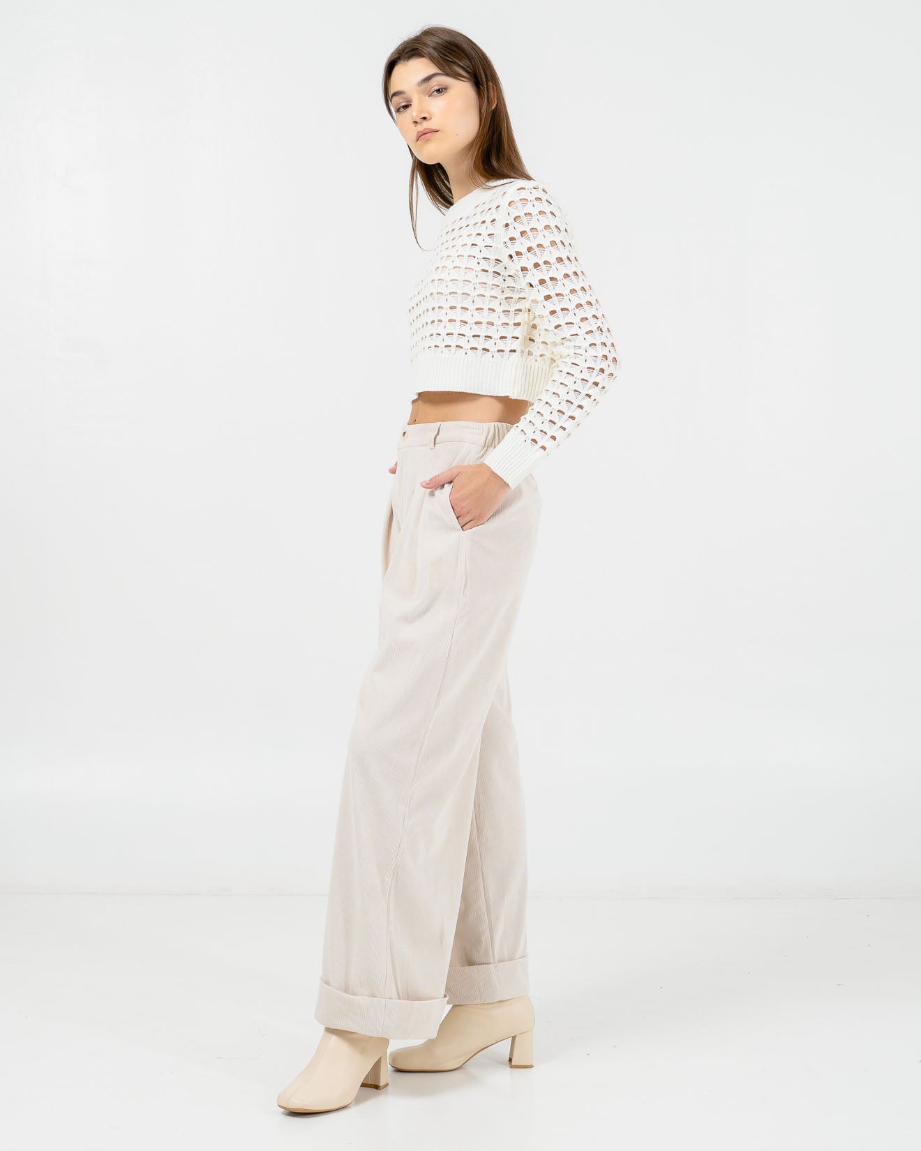 Arla Mesh Knit Crop White Top – Baju Atasan Knit Wanita Kekinian