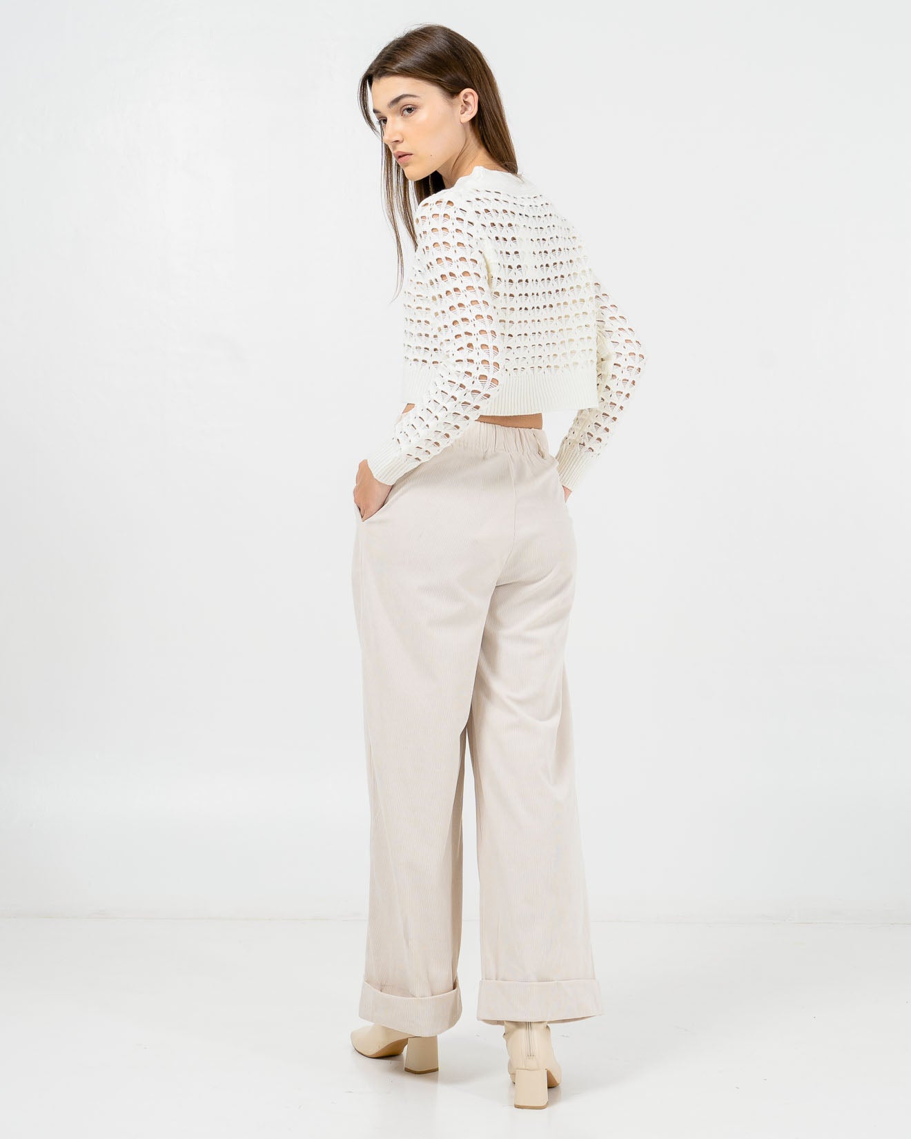 Arla Mesh Knit Crop White Top – Baju Atasan Knit Wanita Kekinian