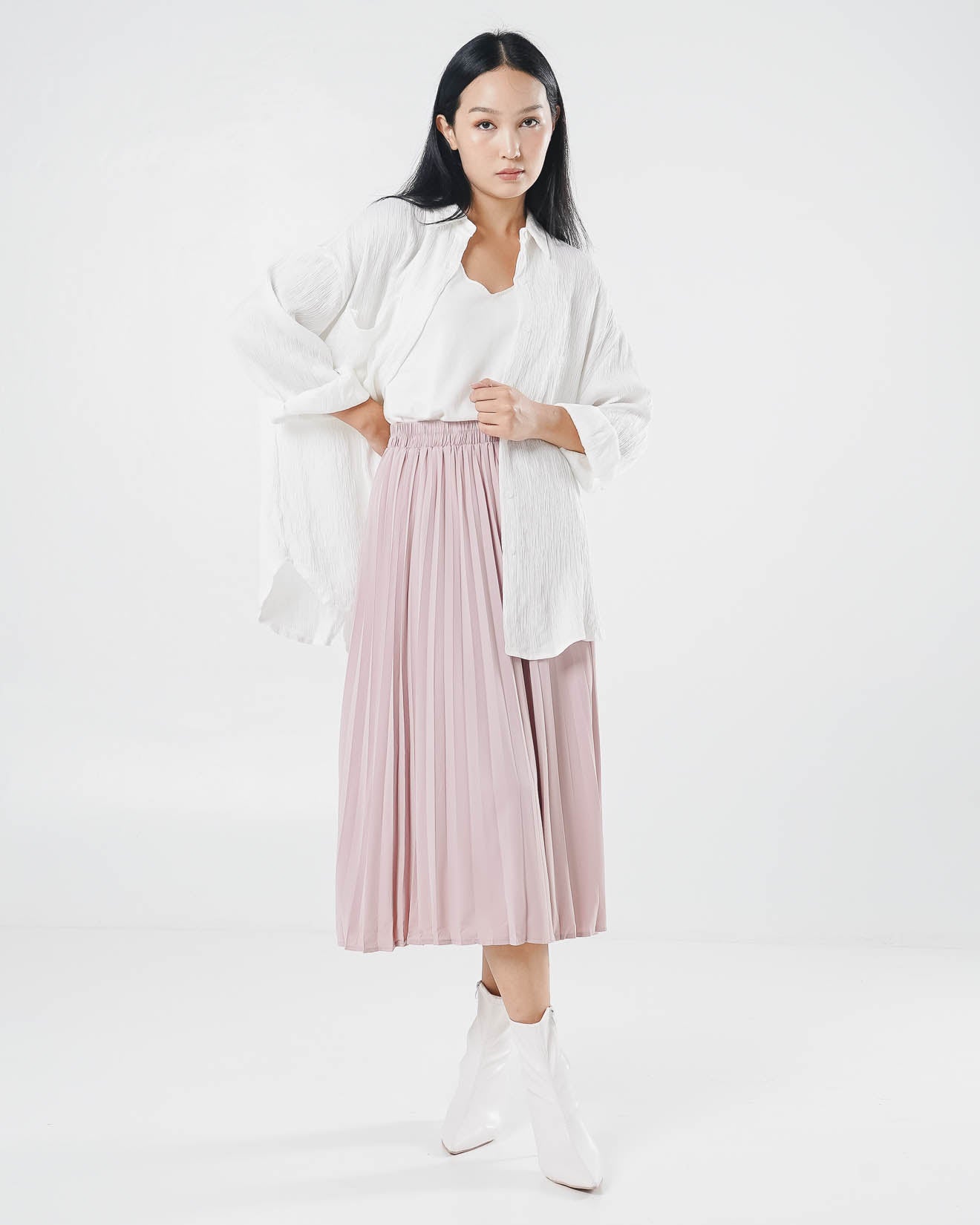 Carmen Textured Pleats White Shirt – Baju Atasan Kemeja Wanita