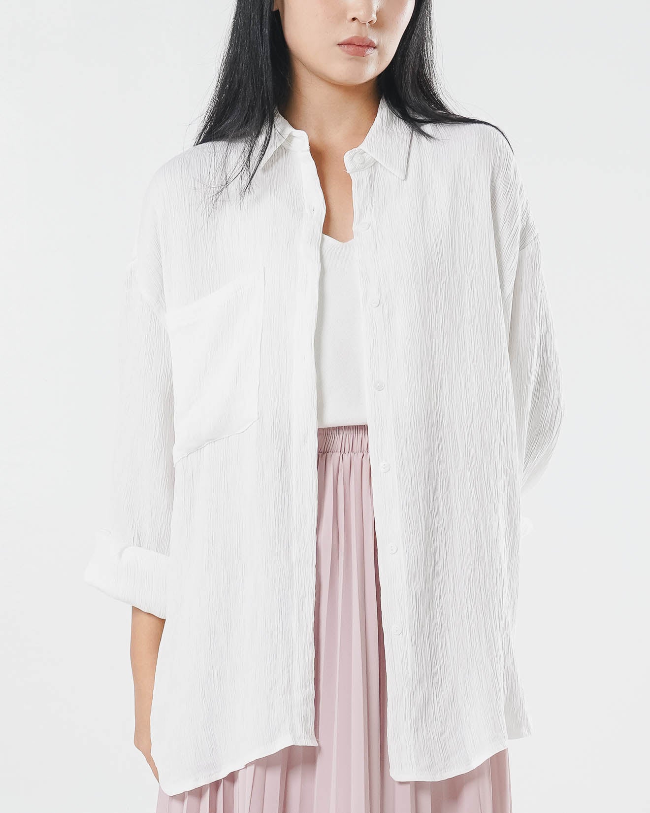 Carmen Textured Pleats White Shirt – Baju Atasan Kemeja Wanita